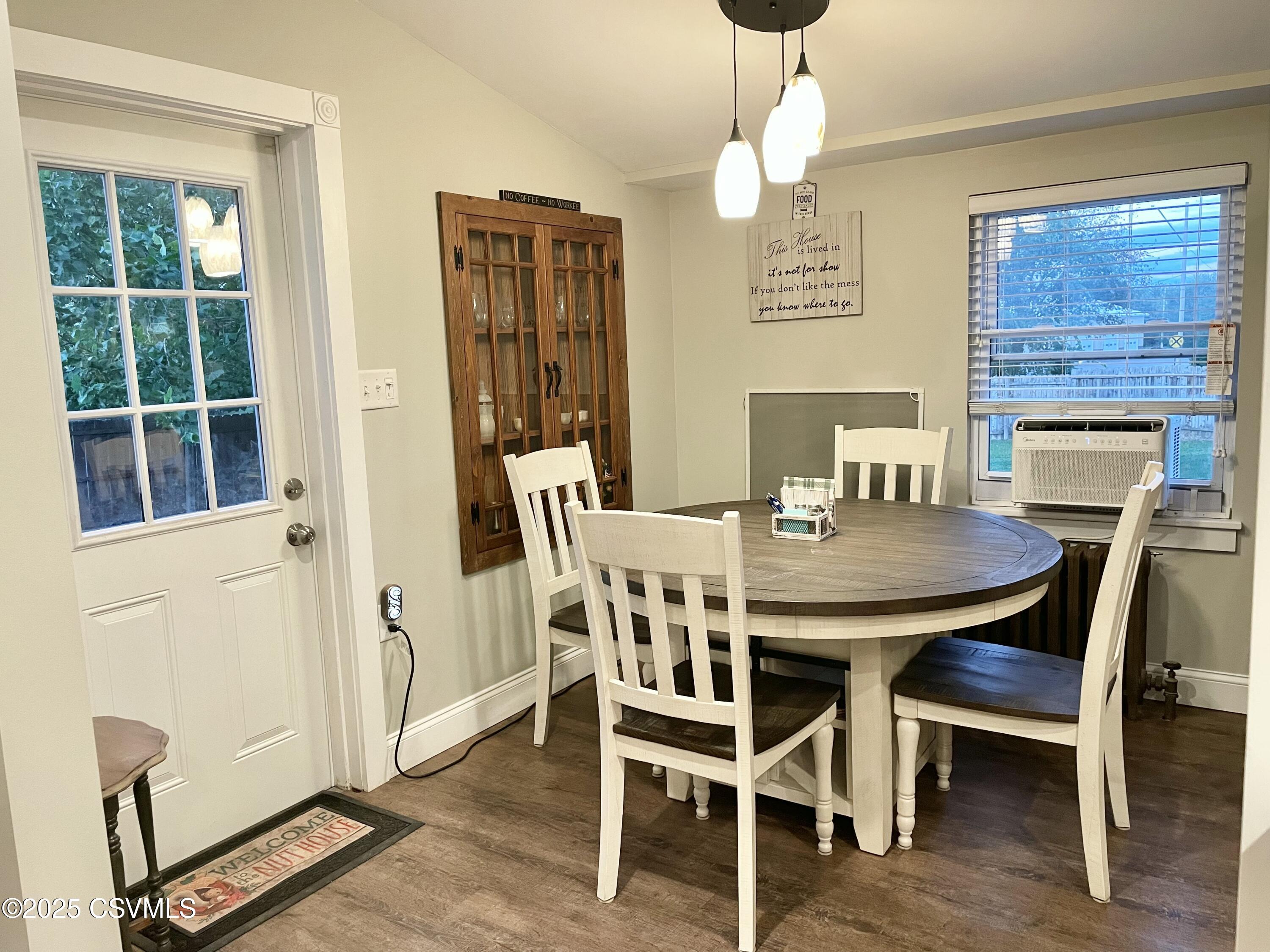 New Columbia, Pennsylvania 17856, United States, 3 Bedrooms Bedrooms, ,2 BathroomsBathrooms,Residential,Active,200938