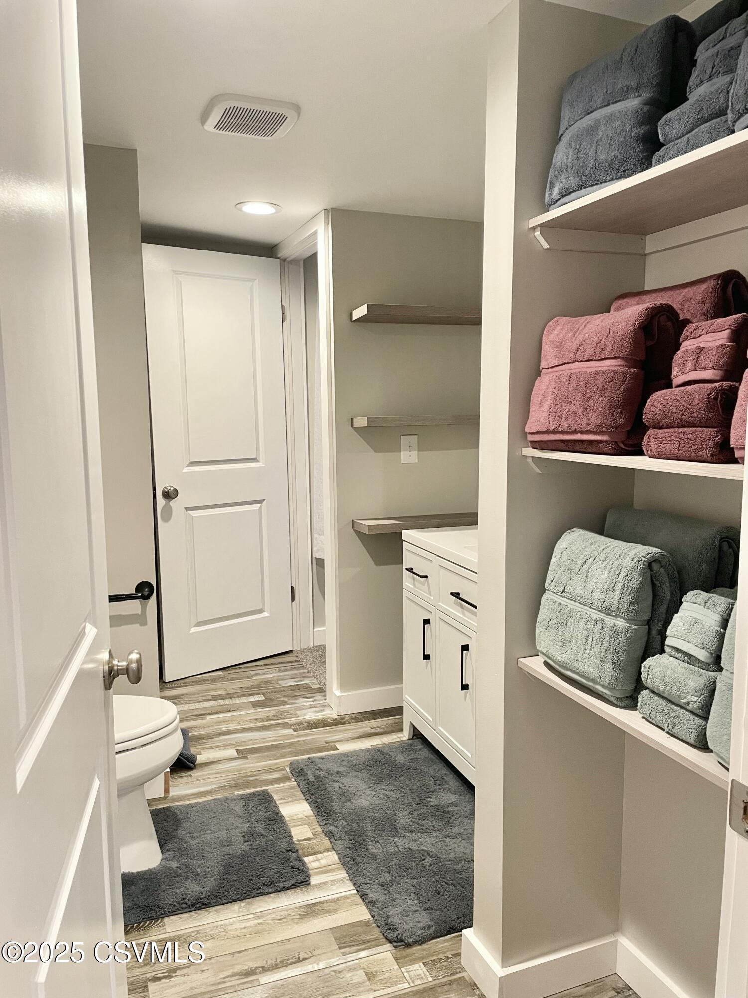 New Columbia, Pennsylvania 17856, United States, 3 Bedrooms Bedrooms, ,2 BathroomsBathrooms,Residential,Active,200938