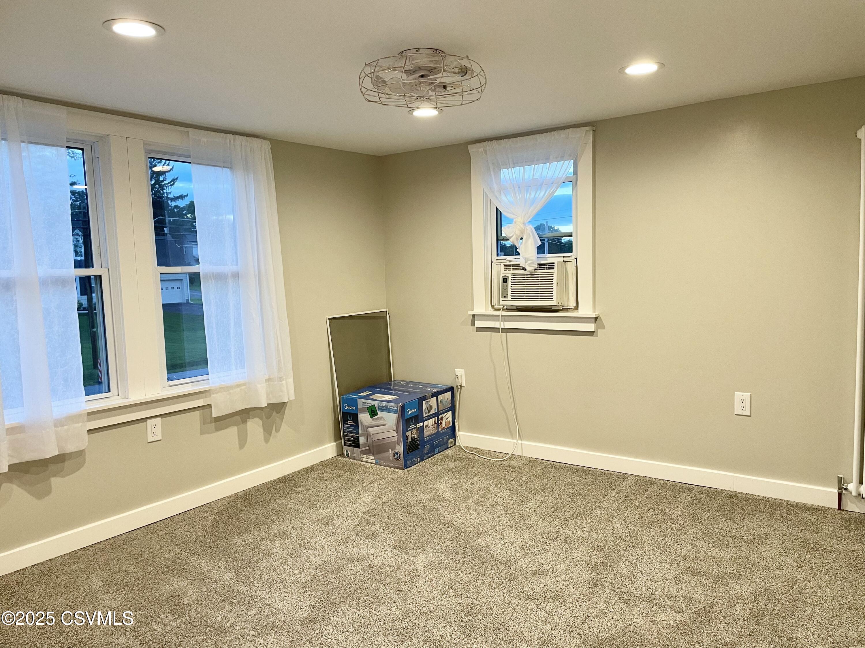 New Columbia, Pennsylvania 17856, United States, 3 Bedrooms Bedrooms, ,2 BathroomsBathrooms,Residential,Active,200938