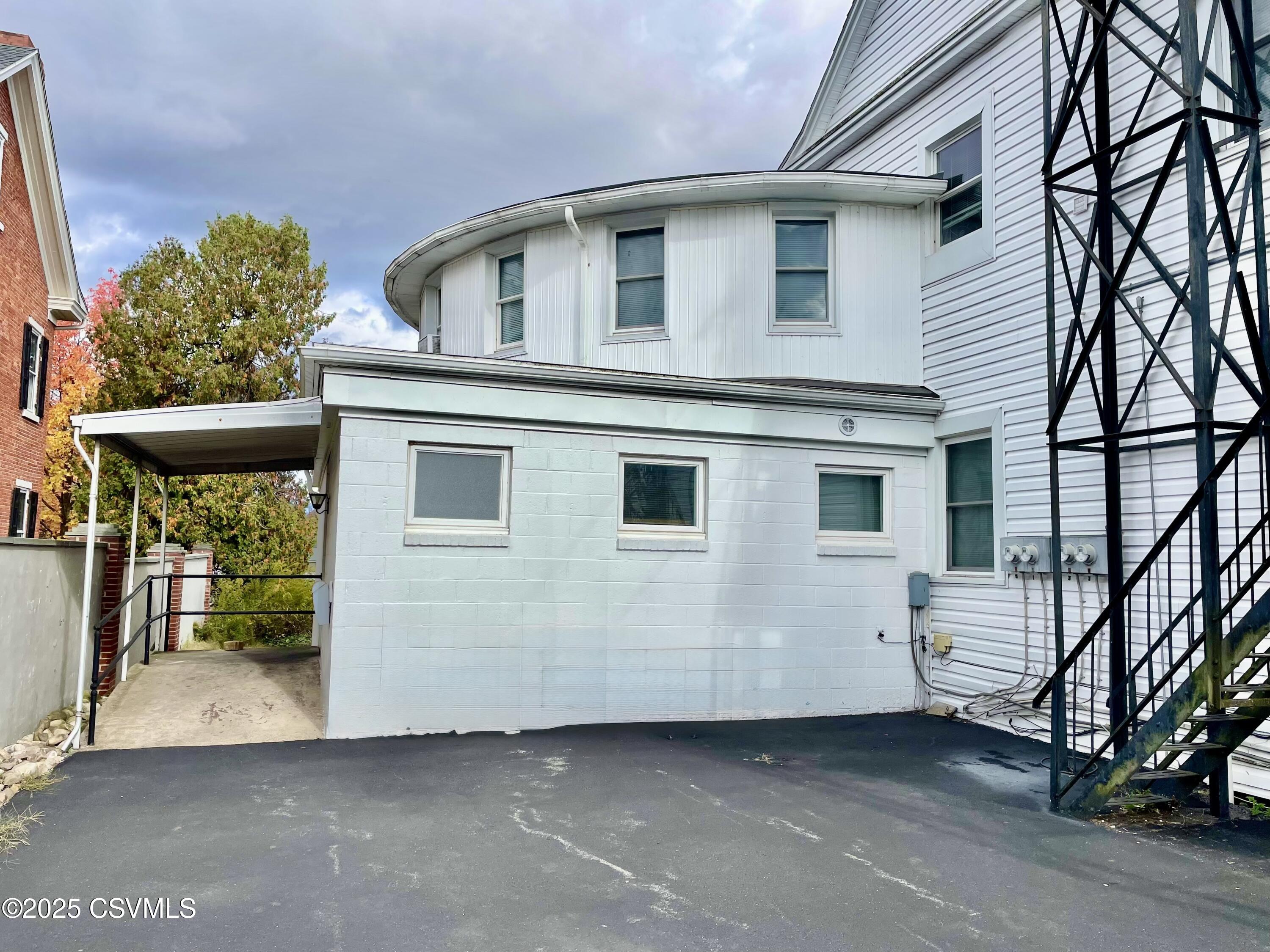 Lewisburg, Pennsylvania 17837, United States, 4 Bedrooms Bedrooms, ,1 BathroomBathrooms,Residential,Active,234798