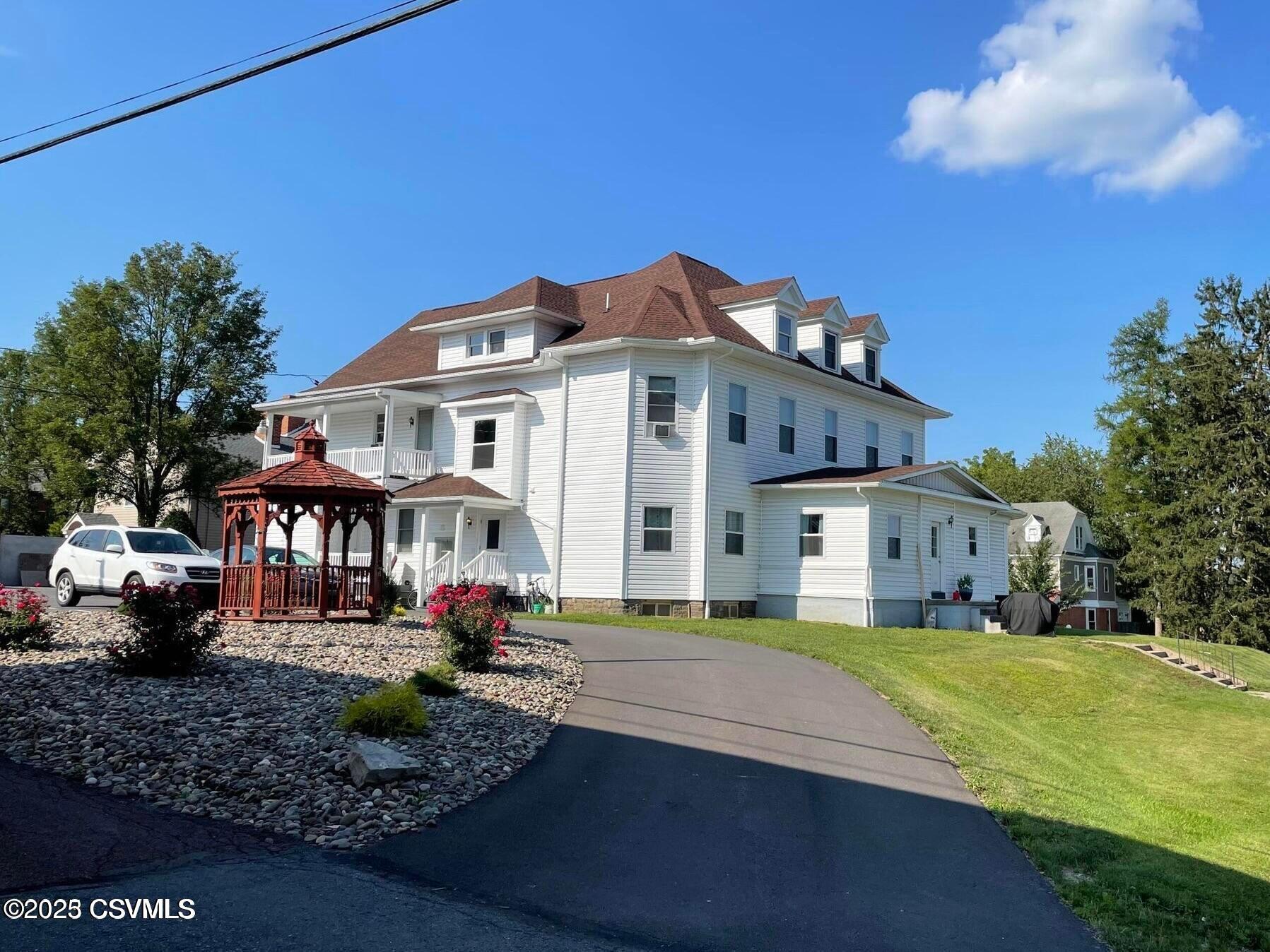 Lewisburg, Pennsylvania 17837, United States, 4 Bedrooms Bedrooms, ,1 BathroomBathrooms,Residential,Active,234798