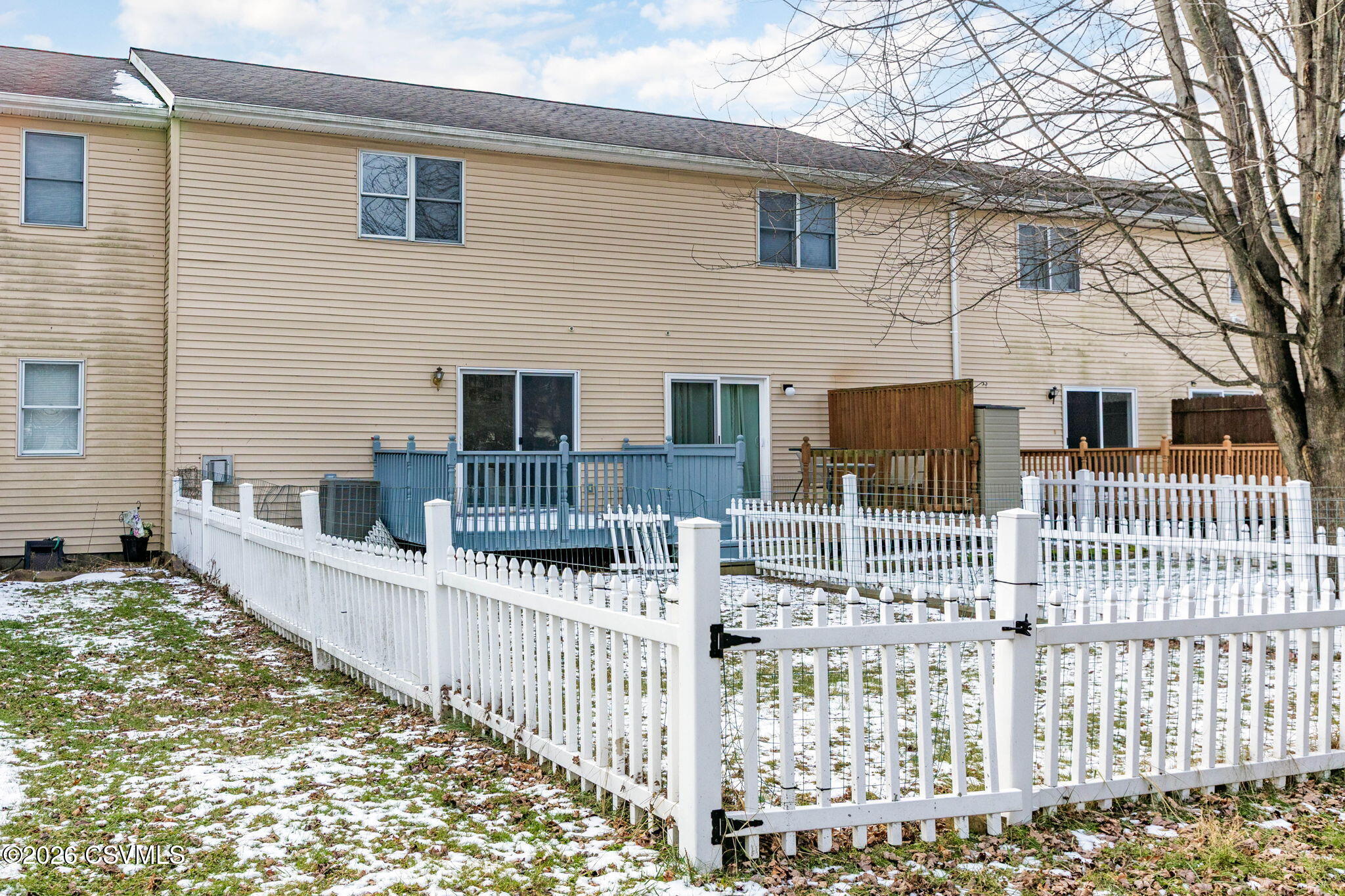 Properties 5 160 IVY Lane