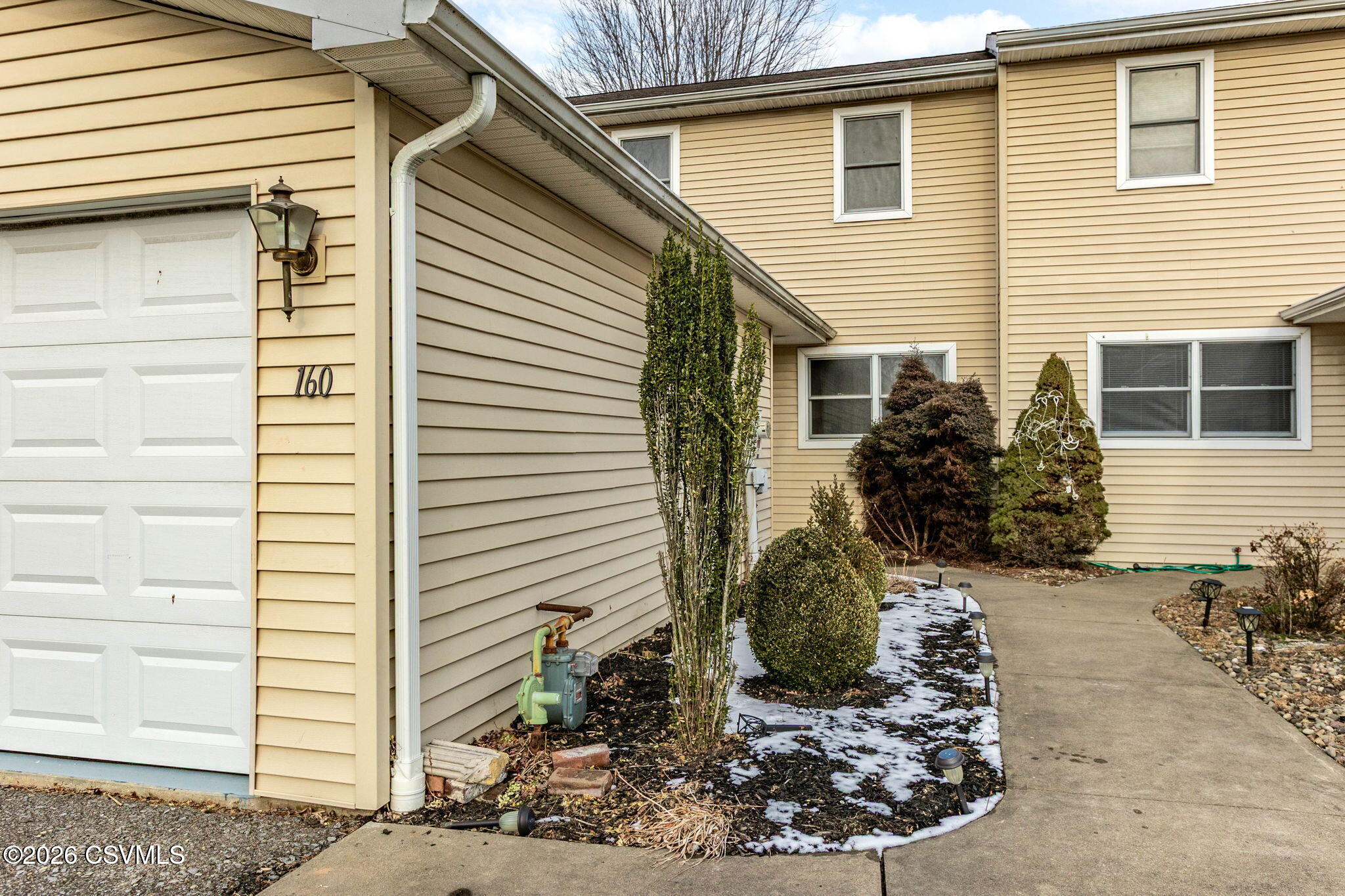 Properties 4 160 IVY Lane