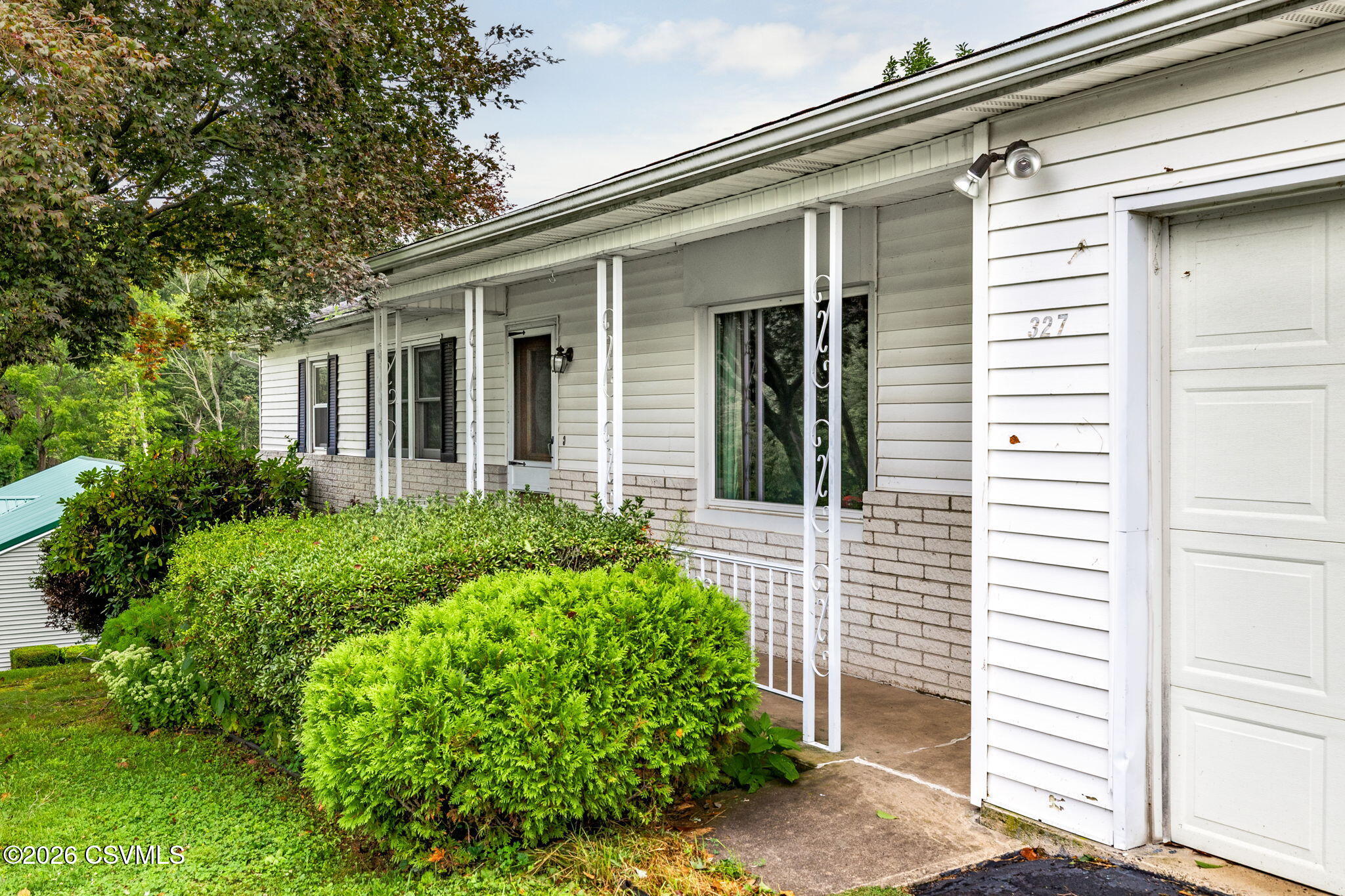 327 avenue a