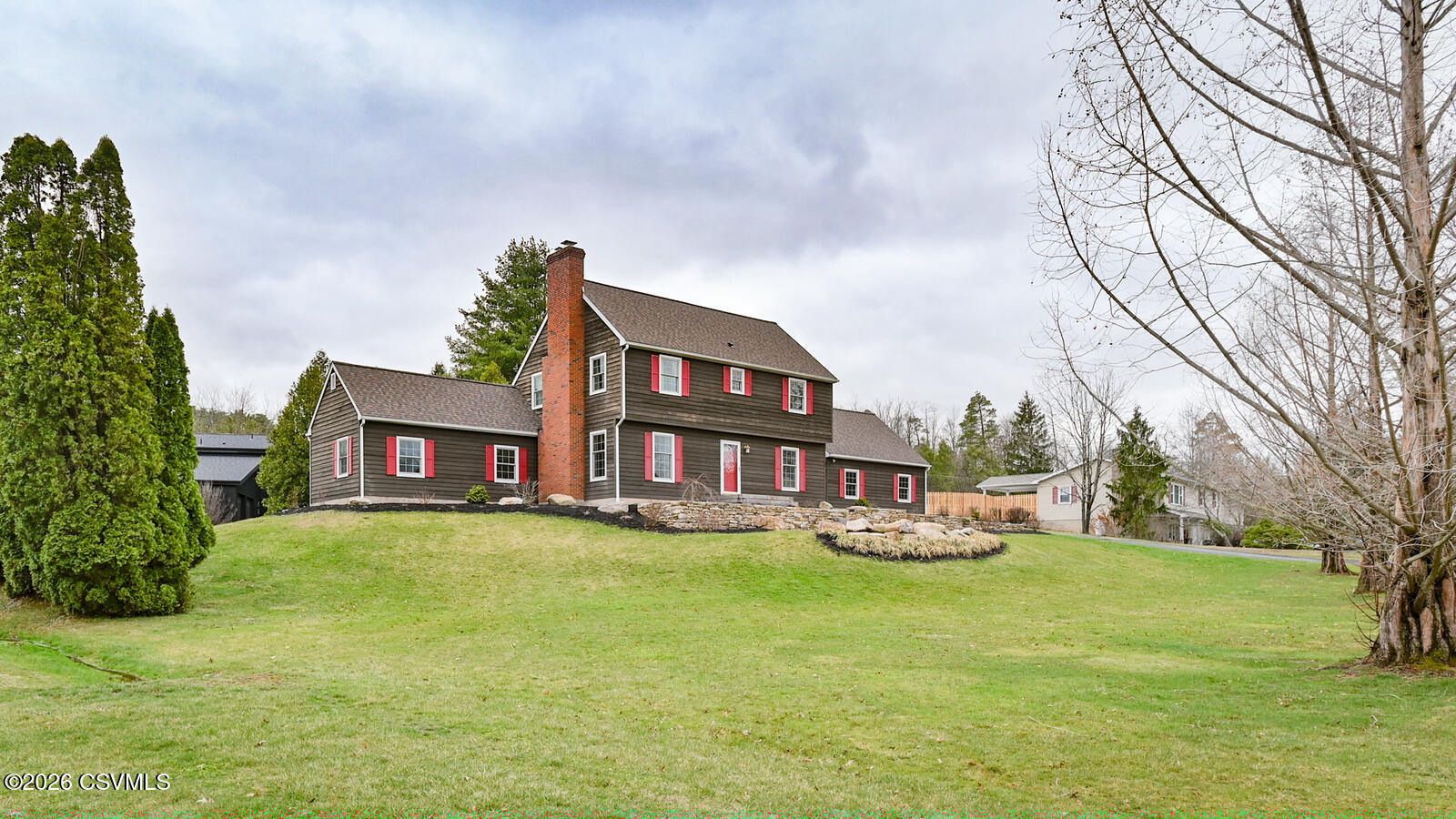 Properties 5 121 OXFORD Drive