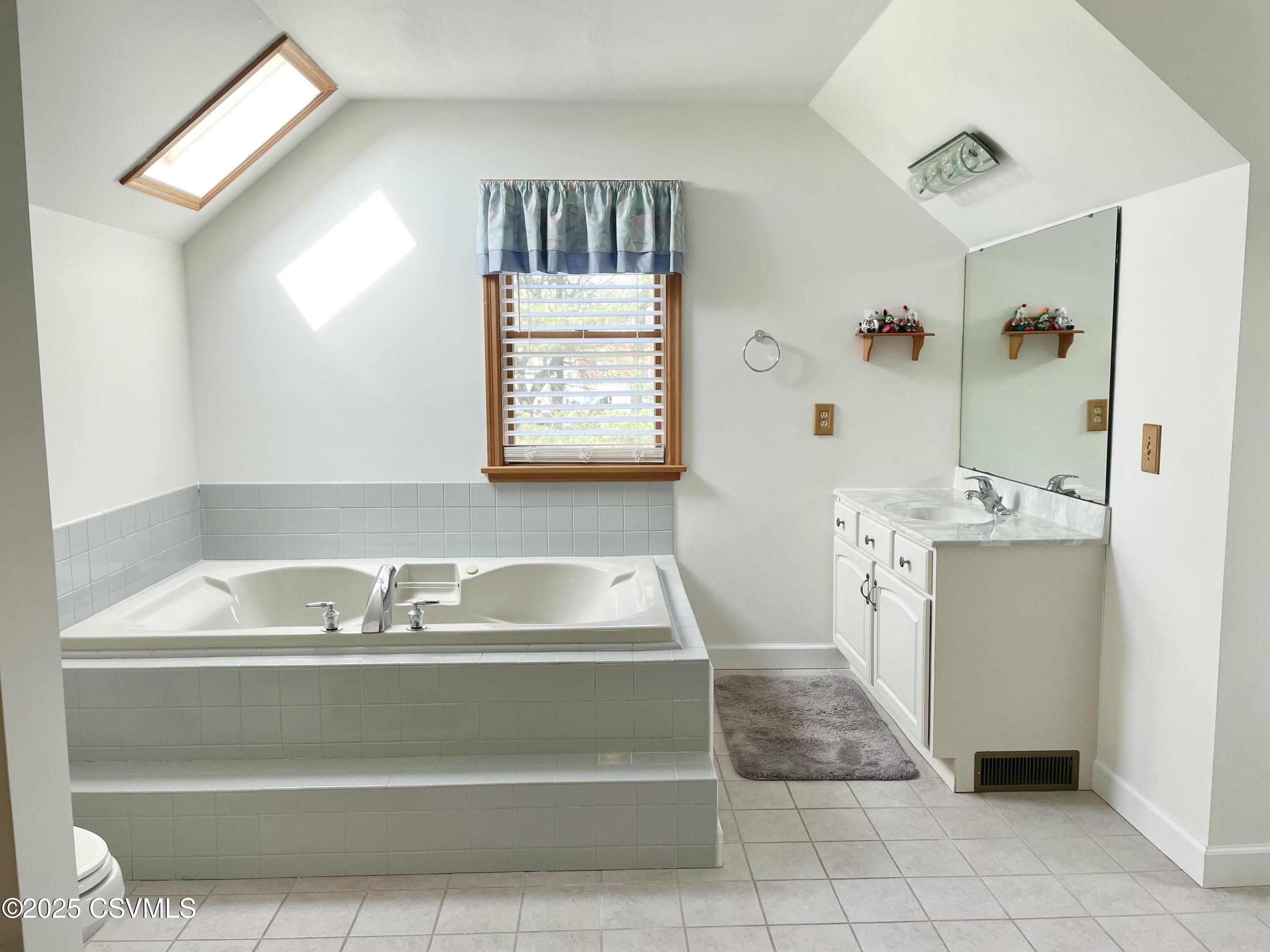 Lewisburg, Pennsylvania 17837, United States, 4 Bedrooms Bedrooms, ,3 BathroomsBathrooms,Residential,Active,82818