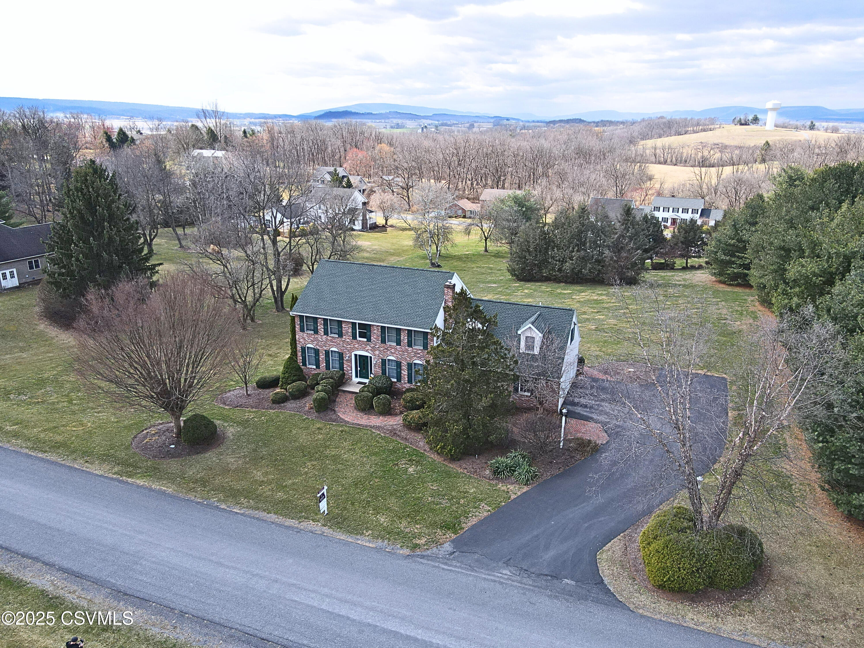 Lewisburg, Pennsylvania 17837, United States, 4 Bedrooms Bedrooms, ,3 BathroomsBathrooms,Residential,Active,82818