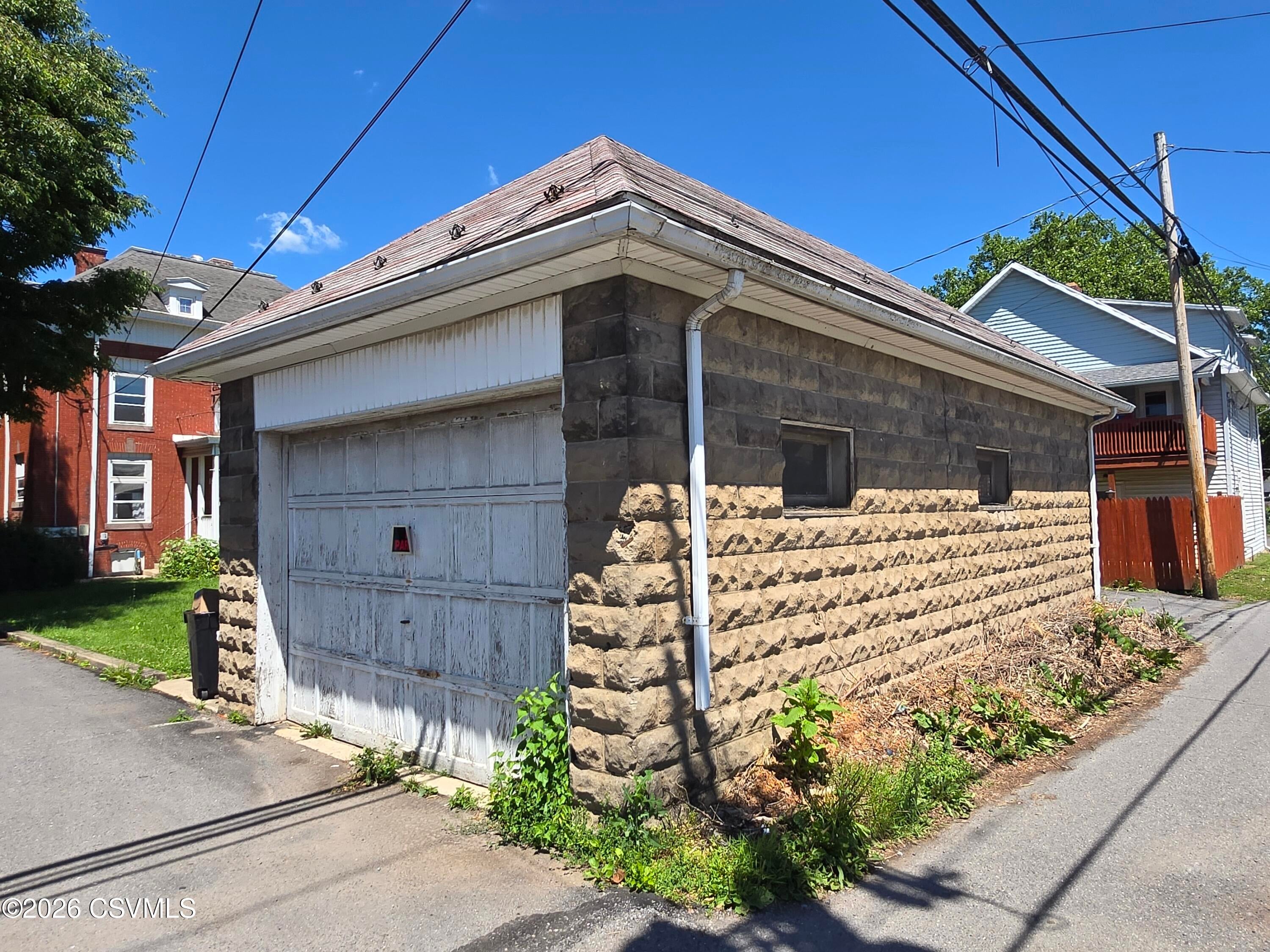 619 N FRONT Street