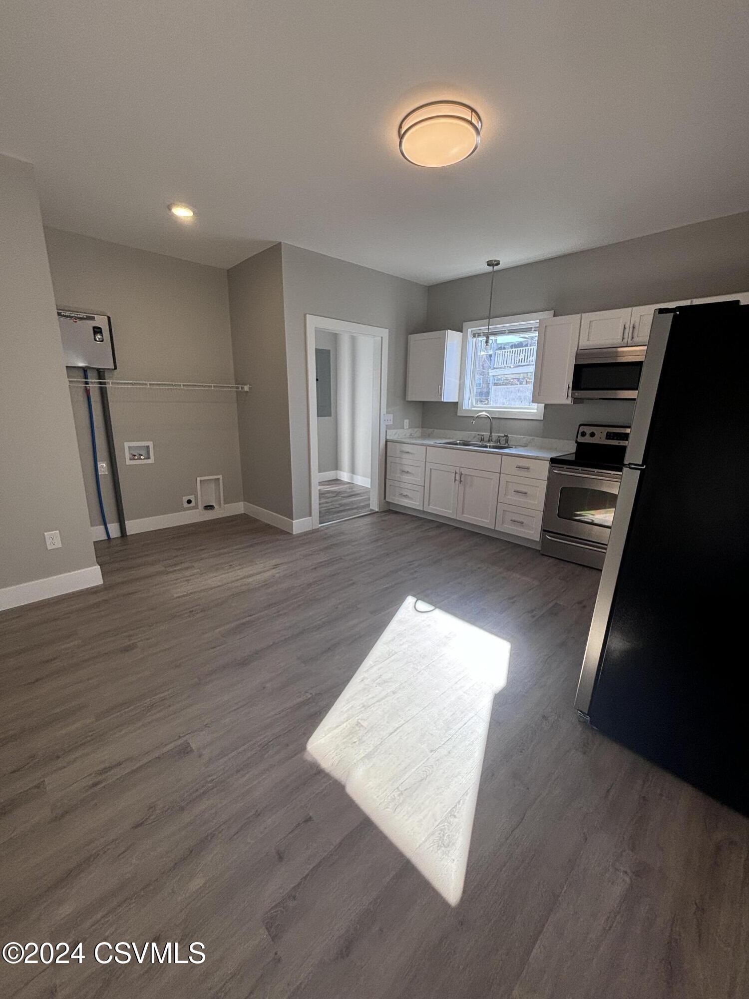 Milton, Pennsylvania 17847, United States, 8 Bedrooms Bedrooms, ,3 BathroomsBathrooms,Residential,Active,33120