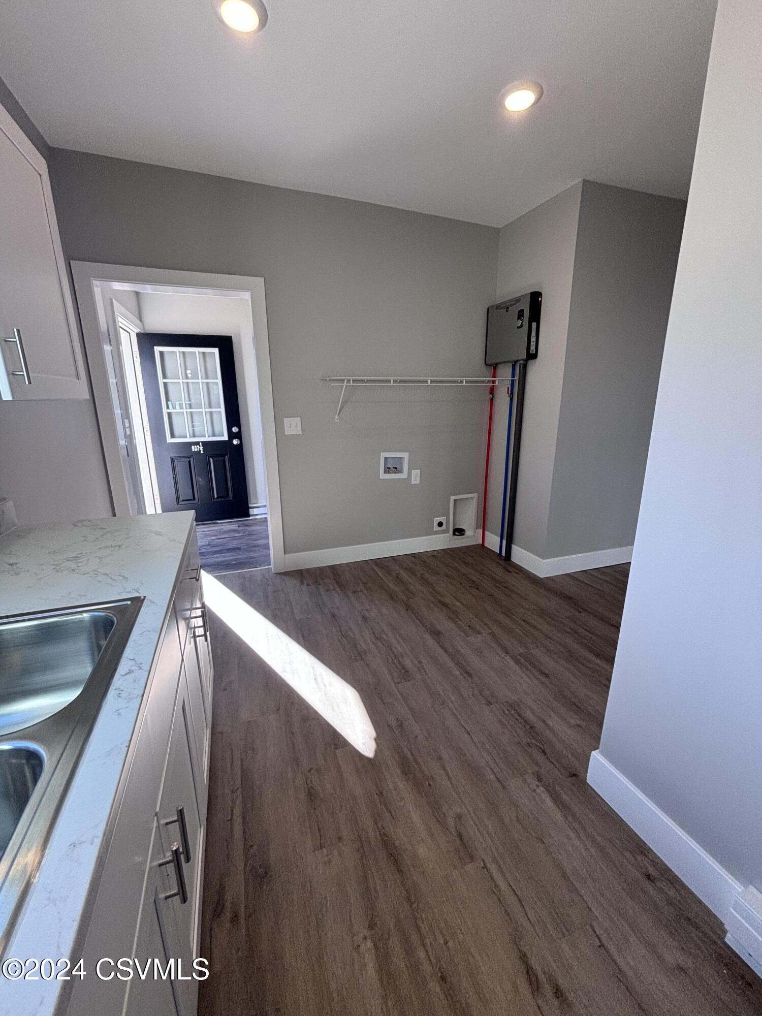 Milton, Pennsylvania 17847, United States, 8 Bedrooms Bedrooms, ,3 BathroomsBathrooms,Residential,Active,33120