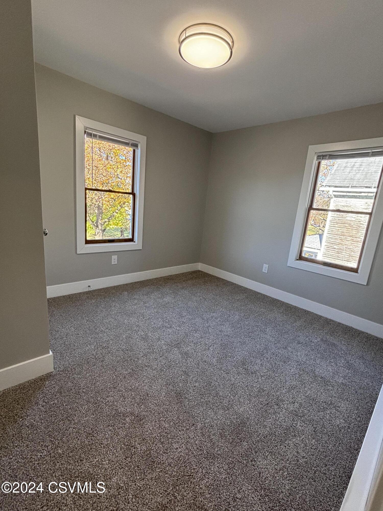 Milton, Pennsylvania 17847, United States, 8 Bedrooms Bedrooms, ,3 BathroomsBathrooms,Residential,Active,33120