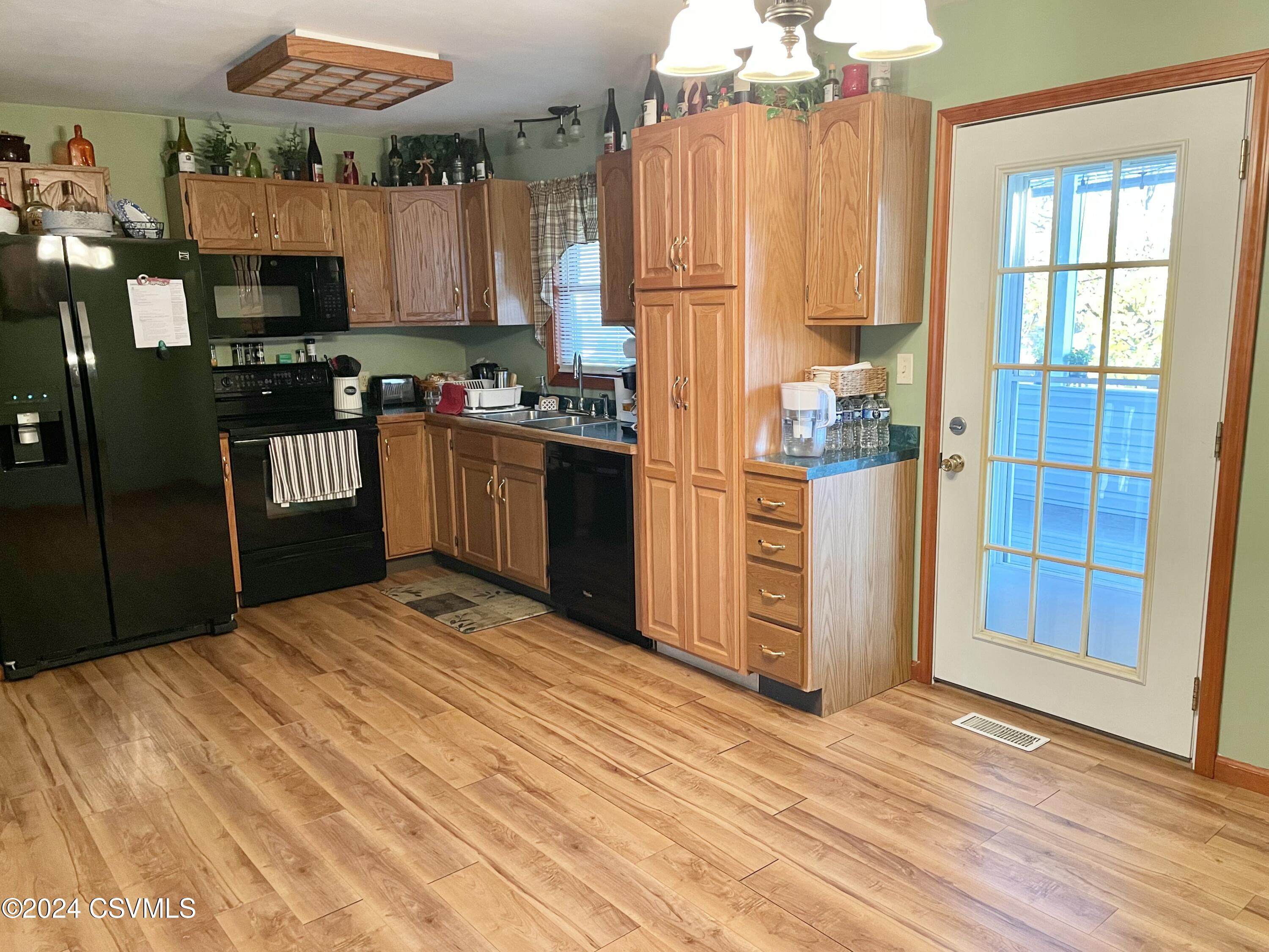 Mifflinburg, Pennsylvania 17844, United States, 4 Bedrooms Bedrooms, ,2 BathroomsBathrooms,Residential,Active,31443