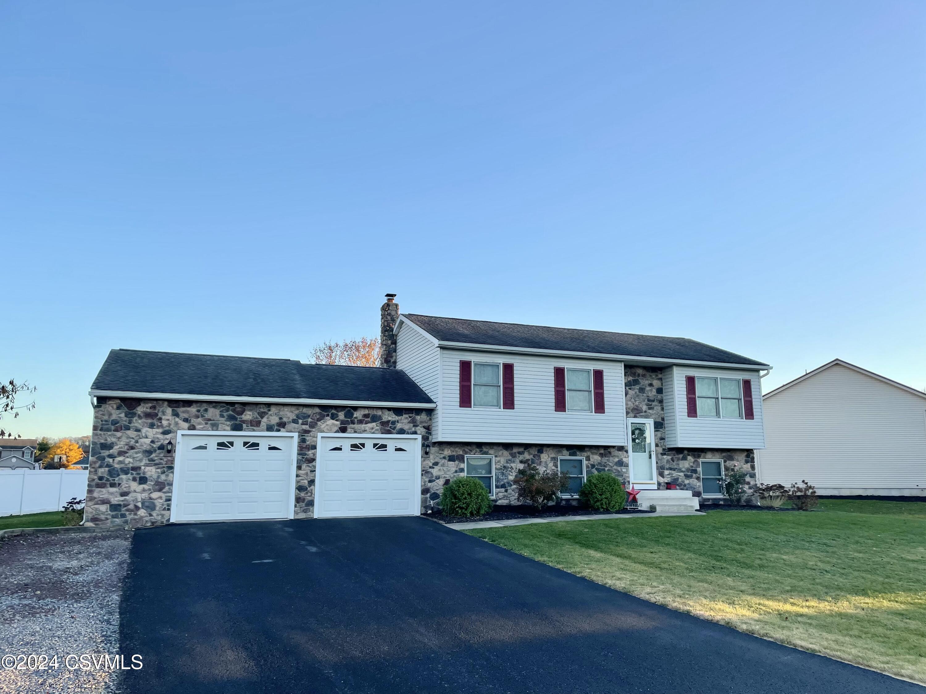 Mifflinburg, Pennsylvania 17844, United States, 4 Bedrooms Bedrooms, ,2 BathroomsBathrooms,Residential,Active,31443