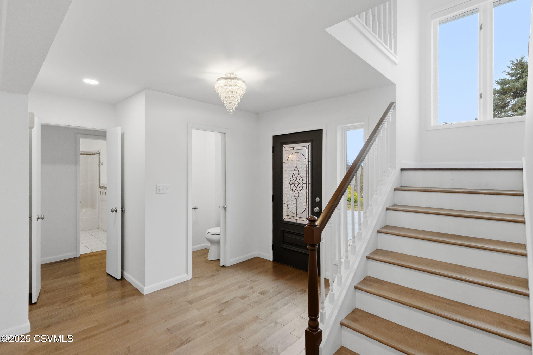 Properties 6 87 LINDSEY Avenue