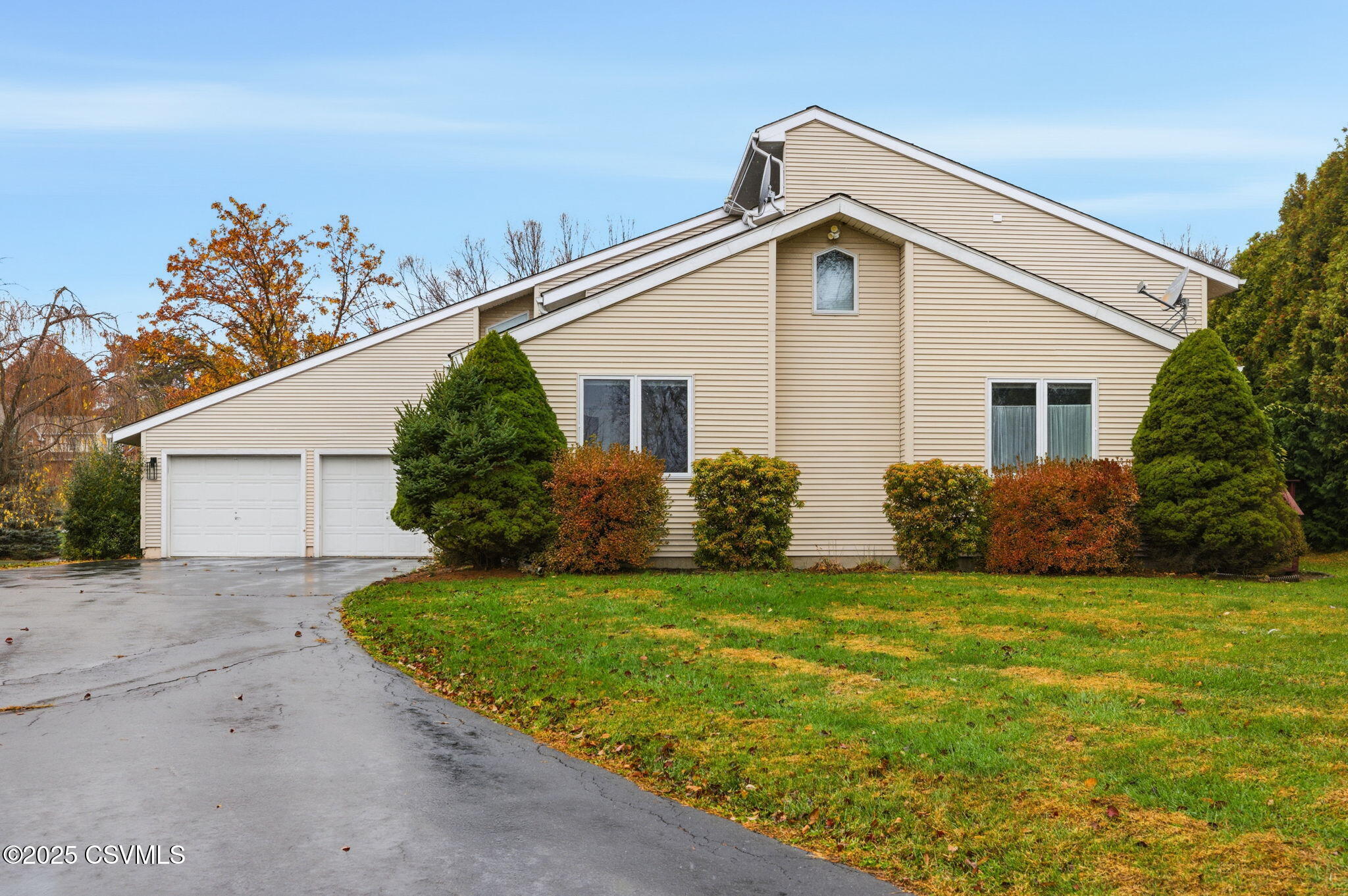 Properties 4 87 LINDSEY Avenue