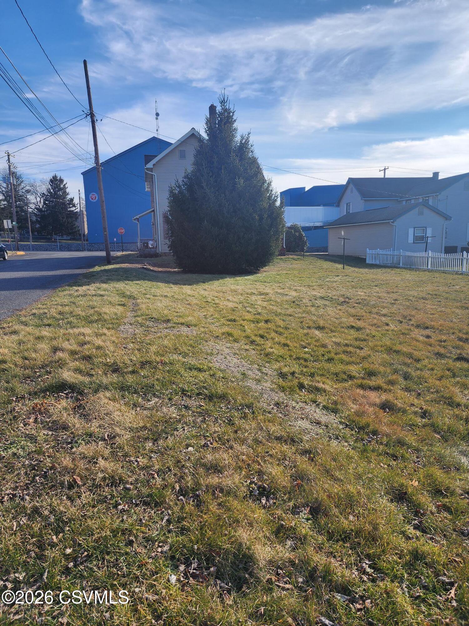 Properties 5 227 E 7TH Street