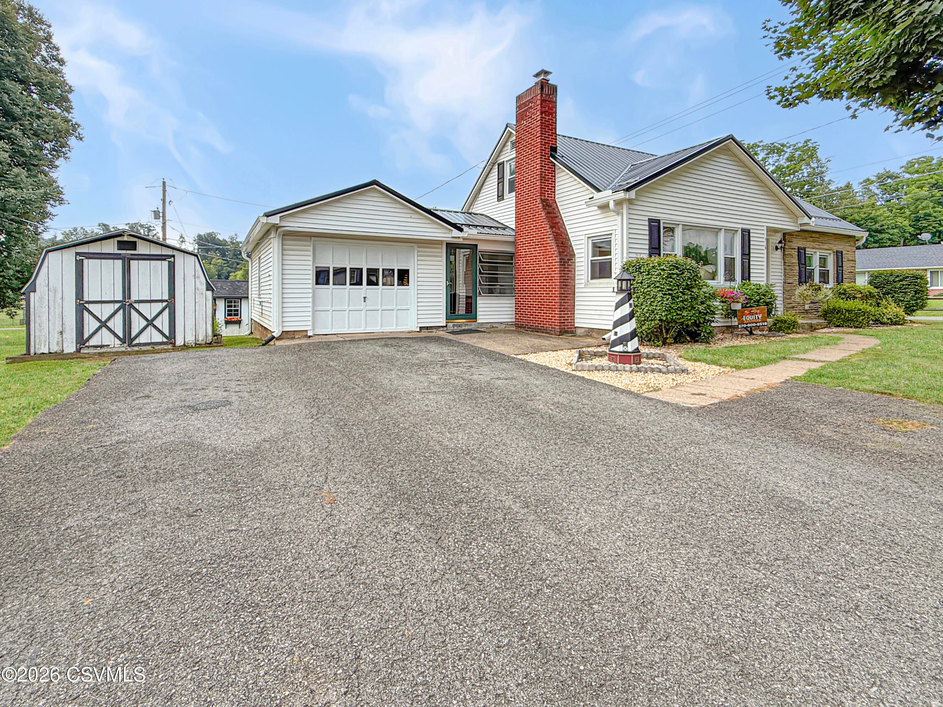 916 HEPBURN Street