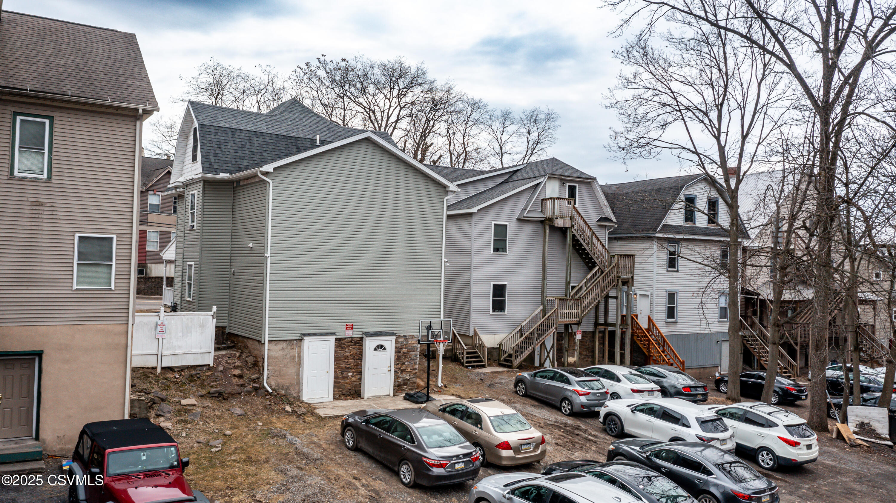 385 LIGHTSTREET Road