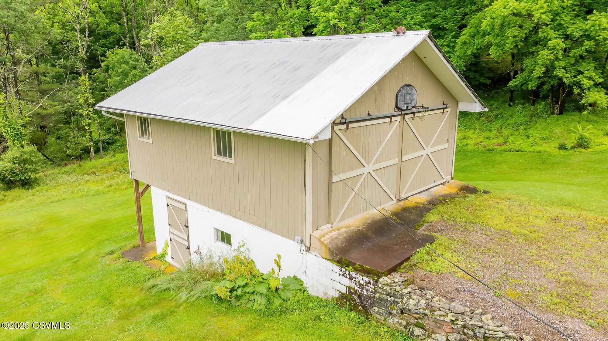 157 DISTILLERY HILL Road