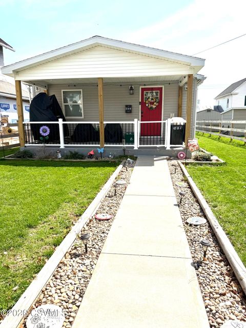 Real Estate 11 594 W 3RD Street Bloomsburg PA 17815