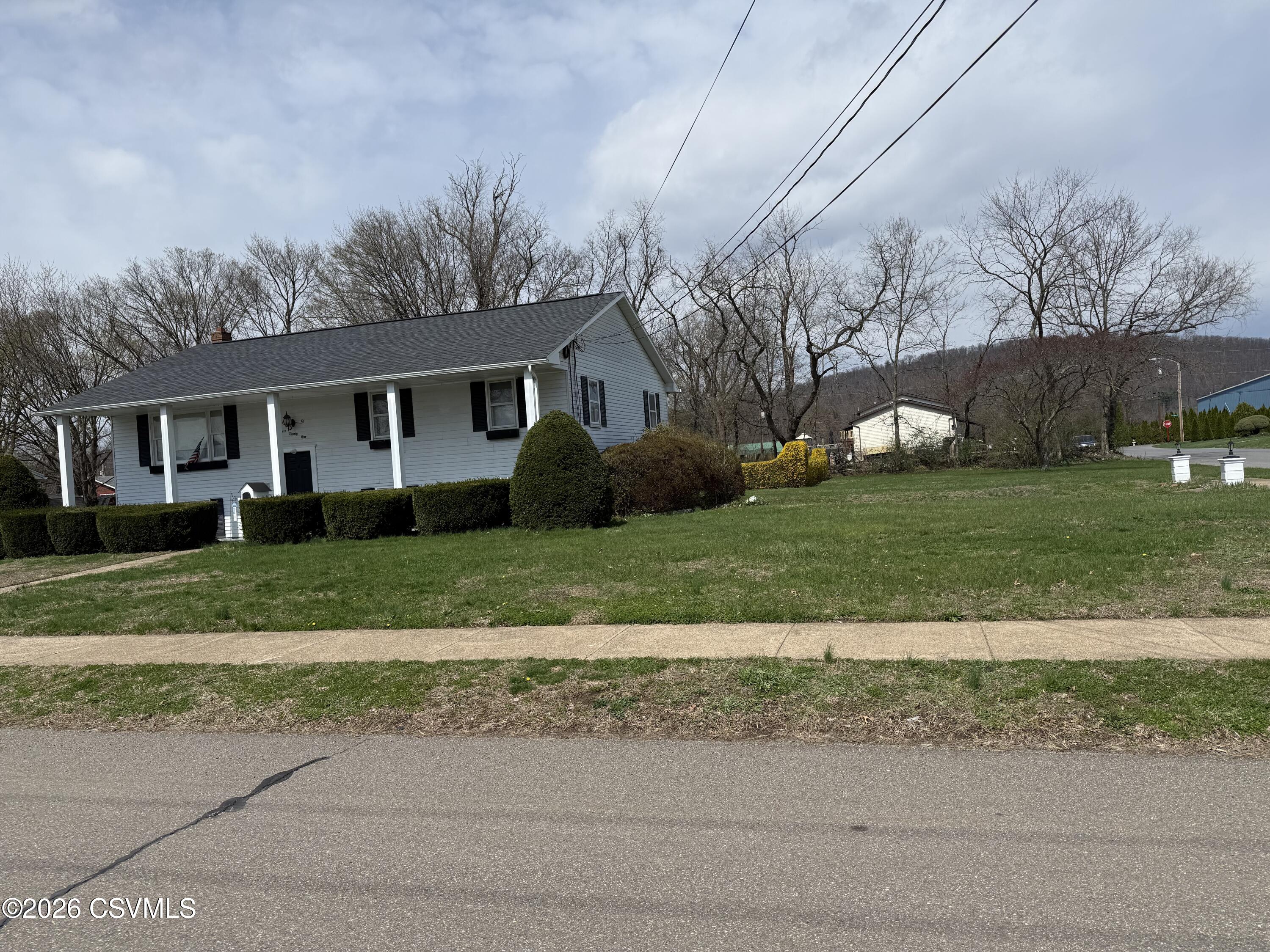 Properties 5 1131 e 6th street