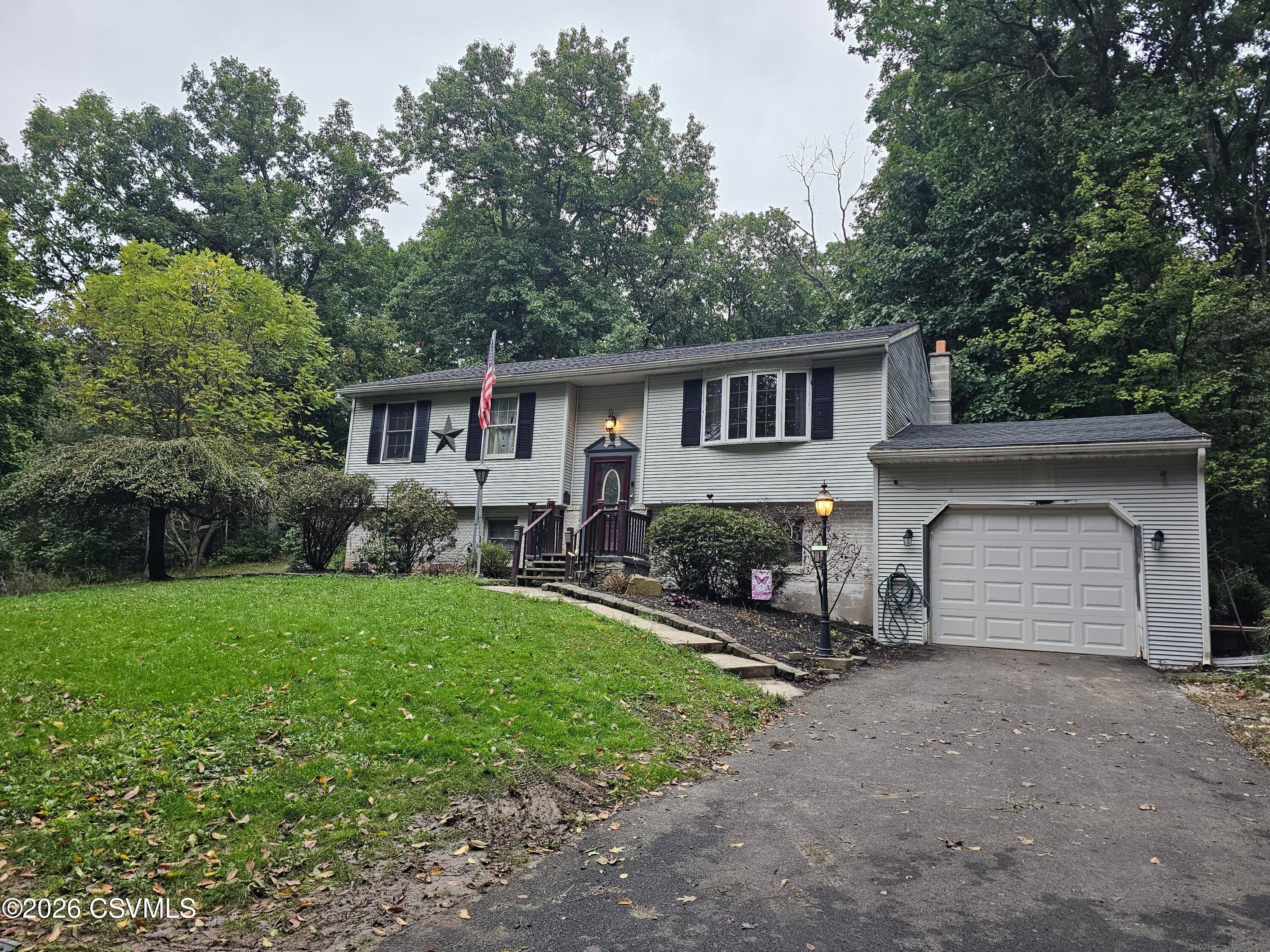 2087 center road