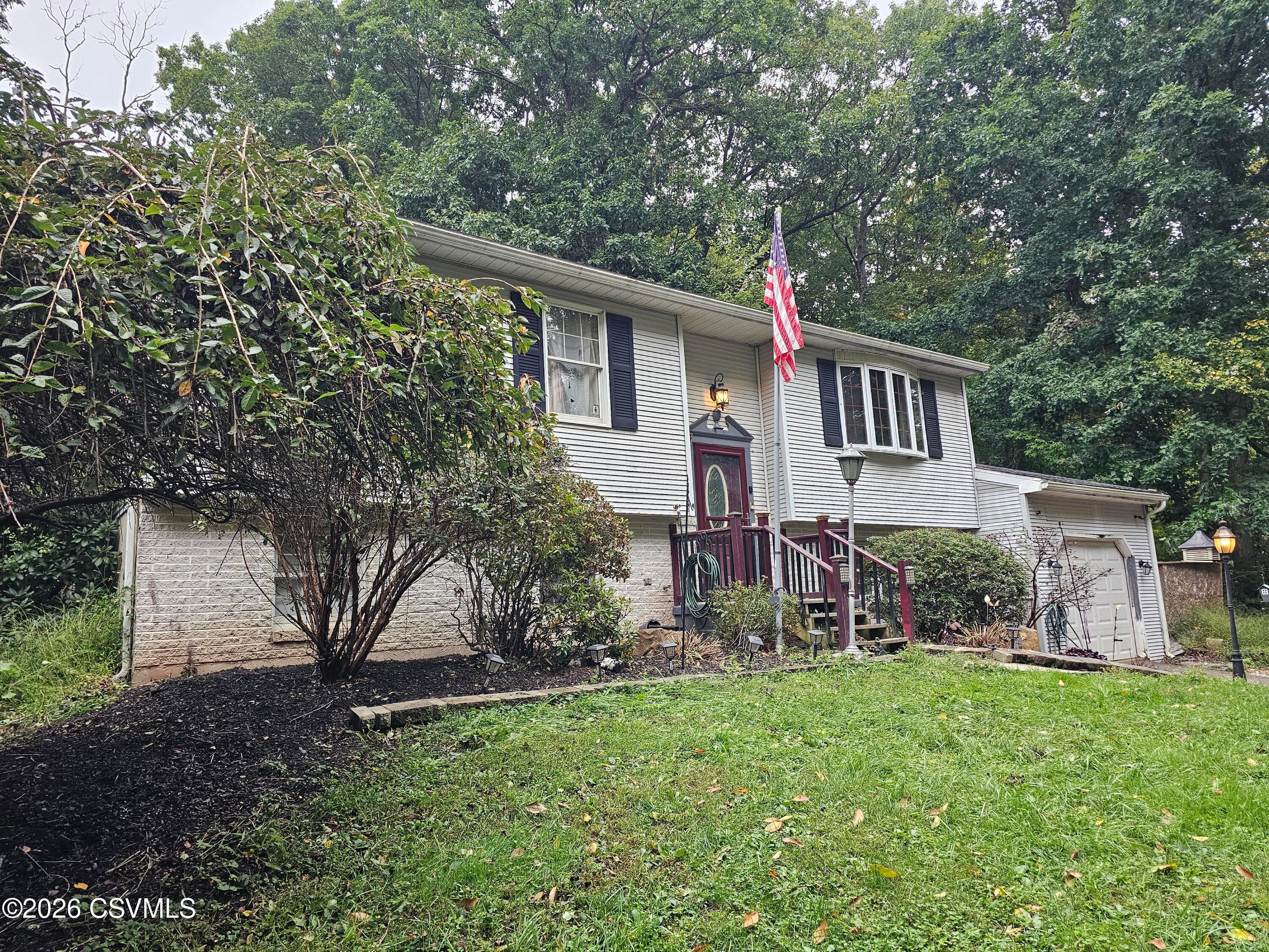 2087 center road