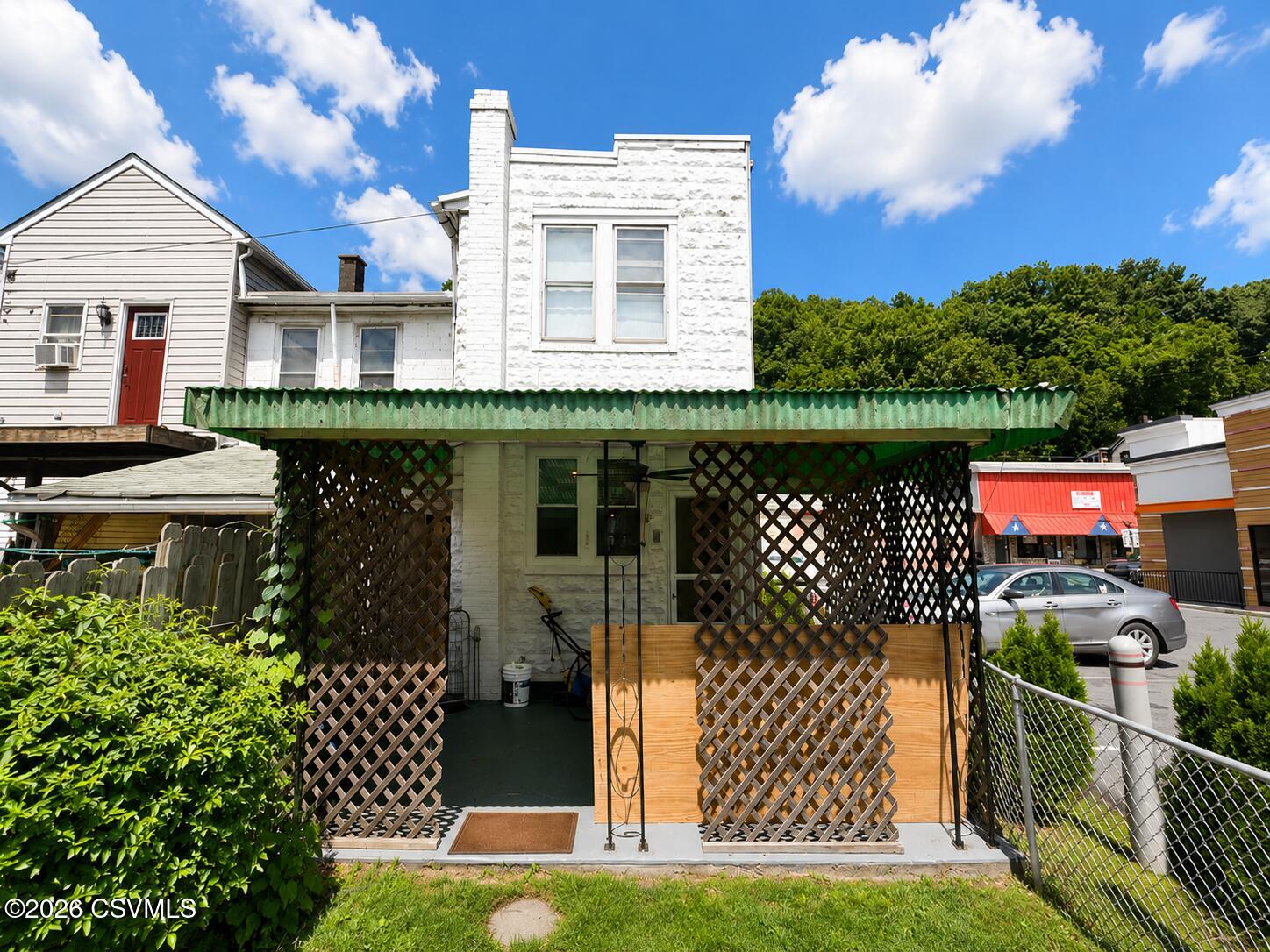 212 W SUNBURY Street