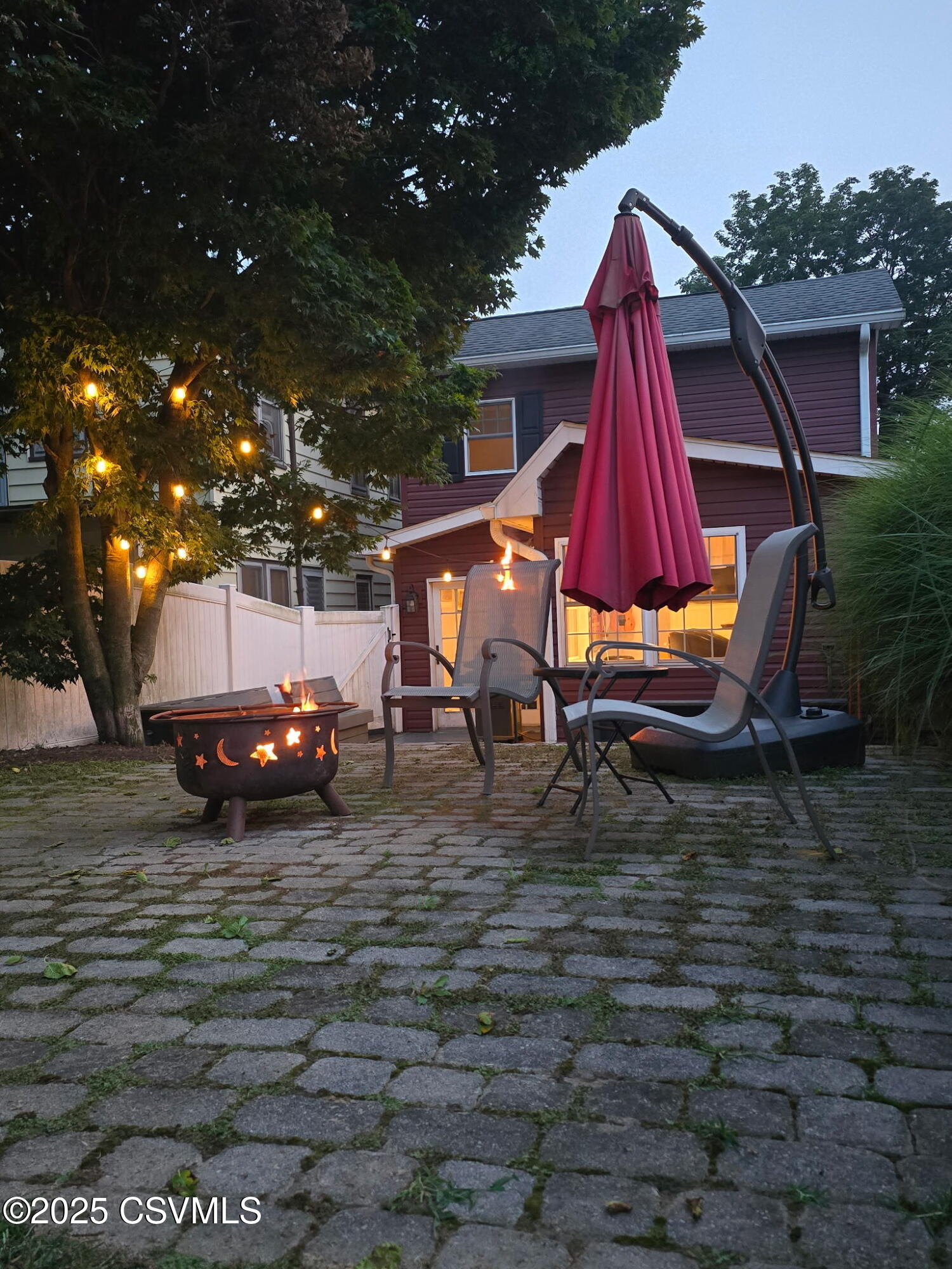 282 KING Street