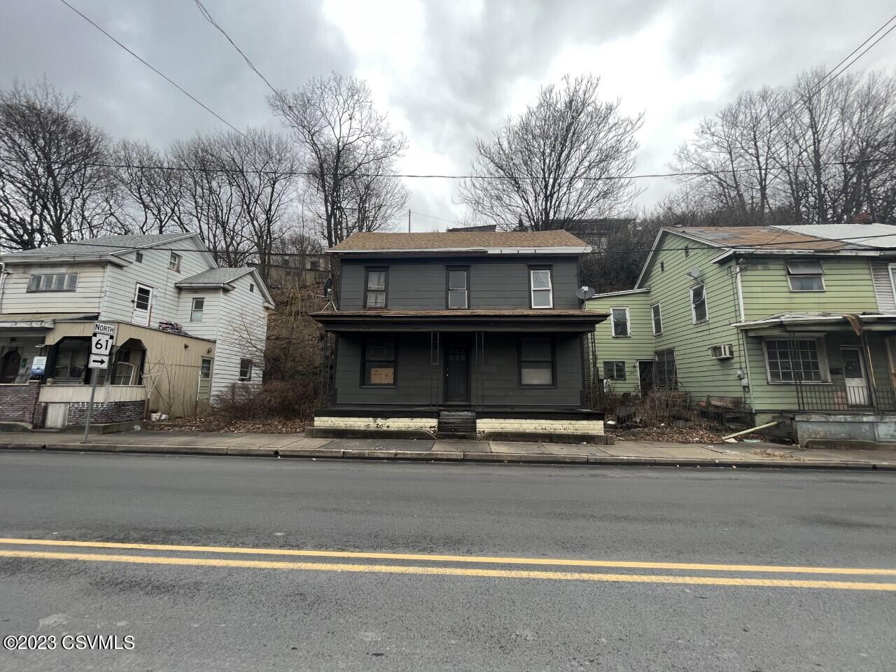 Photo 2 of 9 of 233 W SUNBURY Street house