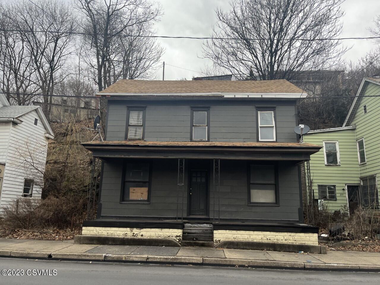 Photo 1 of 9 of 233 W SUNBURY Street house