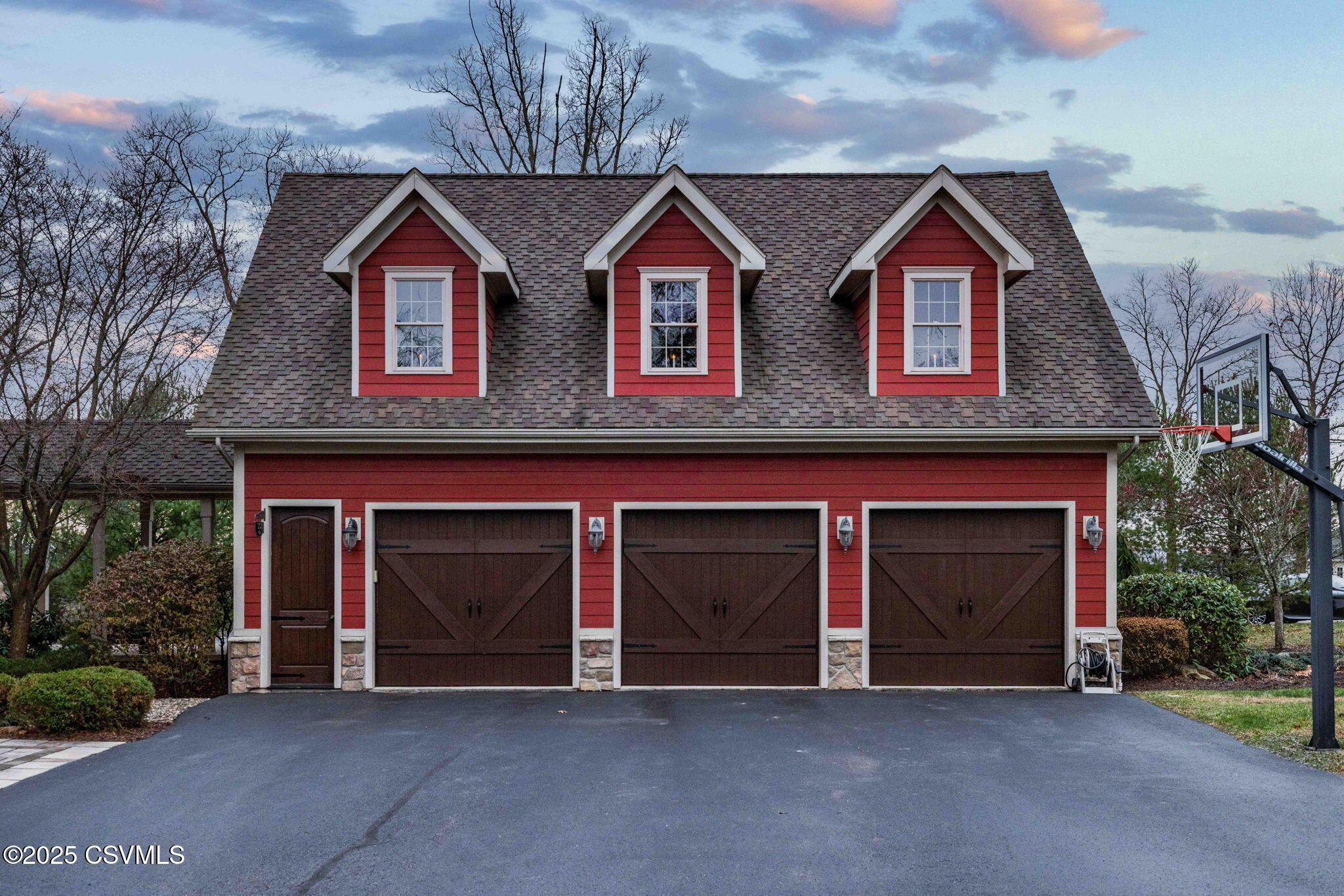 101 WOODLAND Drive