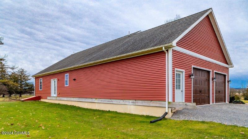 229 HARVEYS Lane