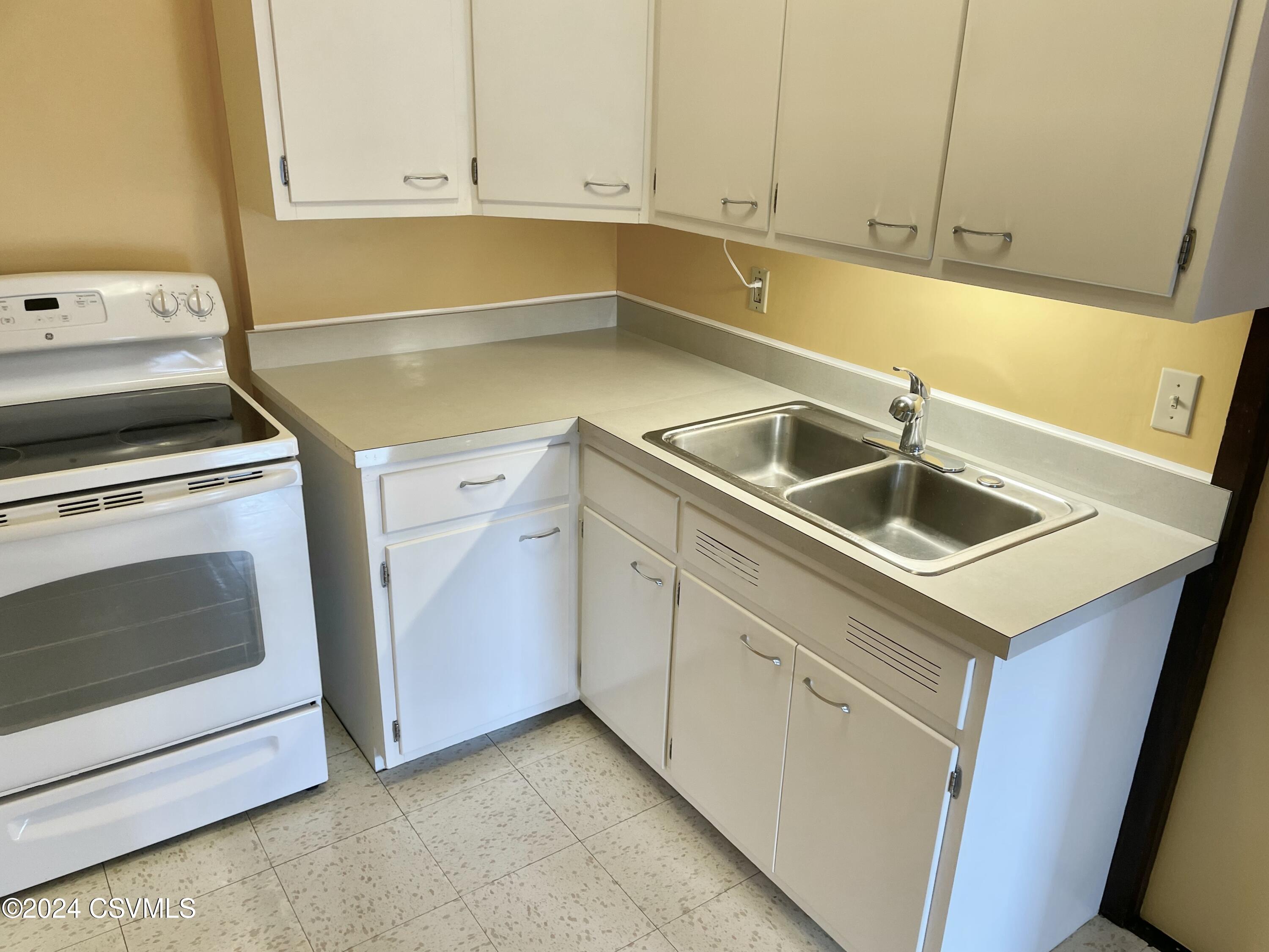 Milton, Pennsylvania 17847, United States, 1 Bedroom Bedrooms, ,1 BathroomBathrooms,Residential,Active,33479