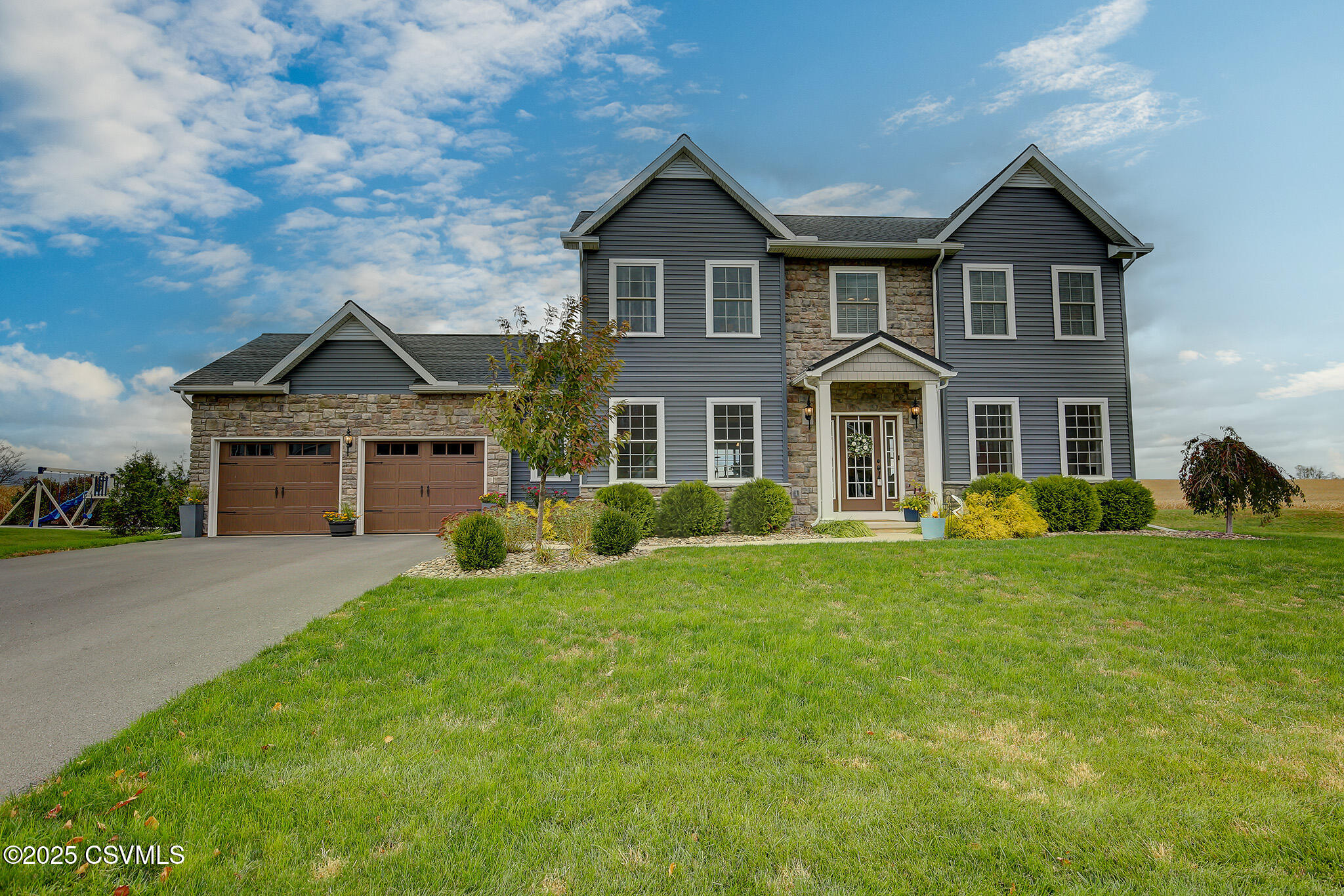 Lewisburg, Pennsylvania 17837, United States, 4 Bedrooms Bedrooms, ,2 BathroomsBathrooms,Residential,Active,231823