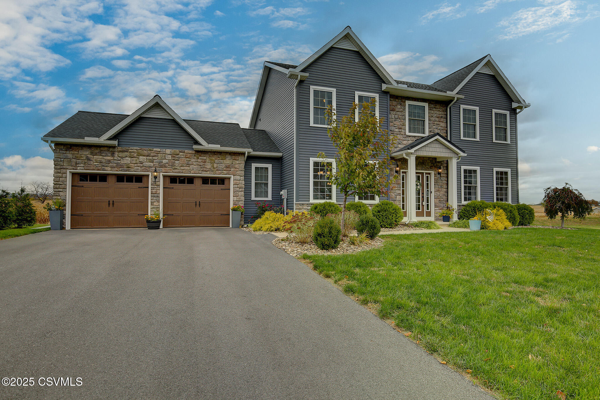 Lewisburg, Pennsylvania 17837, United States, 4 Bedrooms Bedrooms, ,2 BathroomsBathrooms,Residential,Active,231823