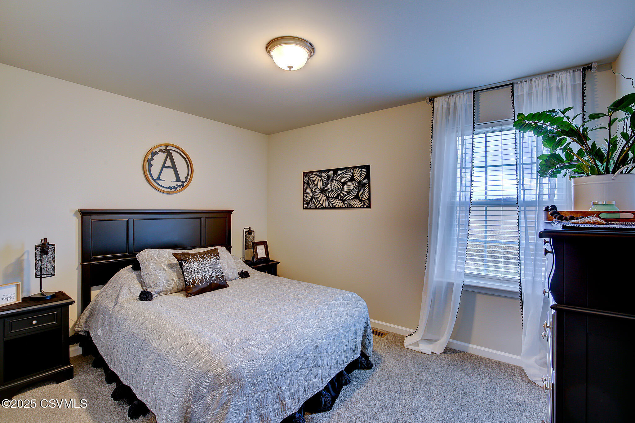 Lewisburg, Pennsylvania 17837, United States, 4 Bedrooms Bedrooms, ,2 BathroomsBathrooms,Residential,Active,231823