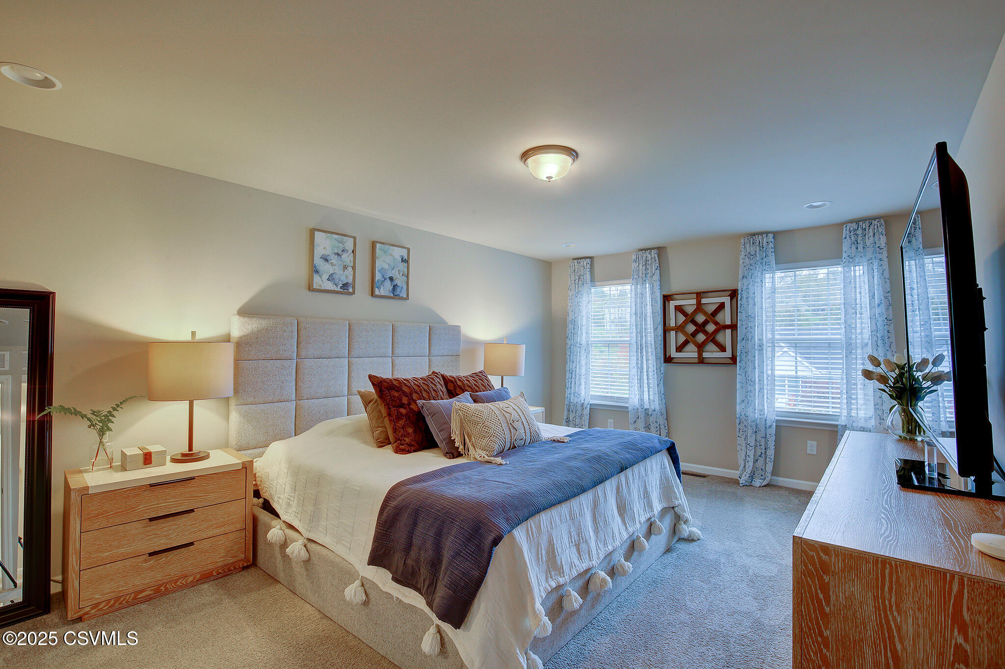 Lewisburg, Pennsylvania 17837, United States, 4 Bedrooms Bedrooms, ,2 BathroomsBathrooms,Residential,Active,231823