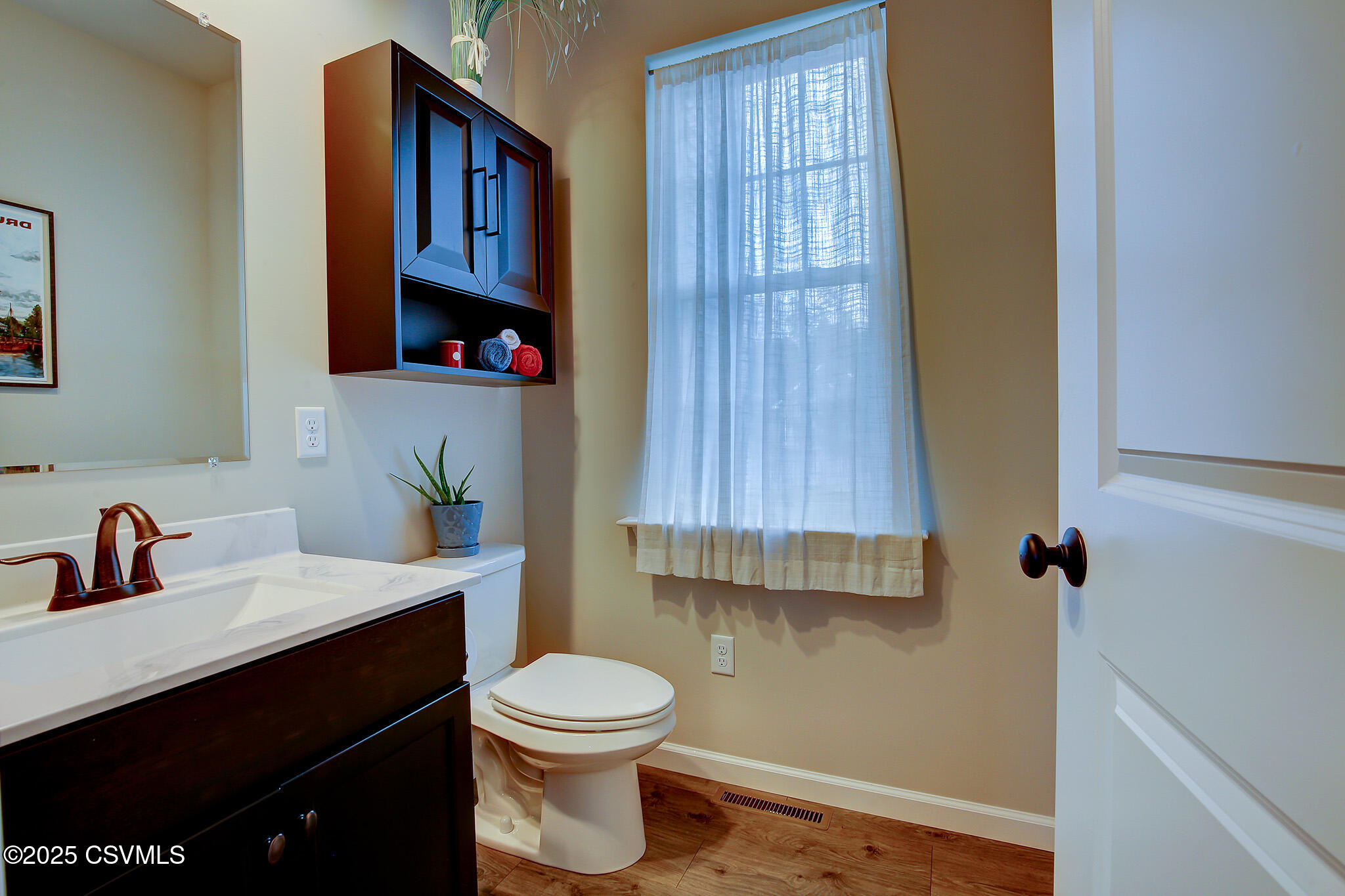 Lewisburg, Pennsylvania 17837, United States, 4 Bedrooms Bedrooms, ,2 BathroomsBathrooms,Residential,Active,231823