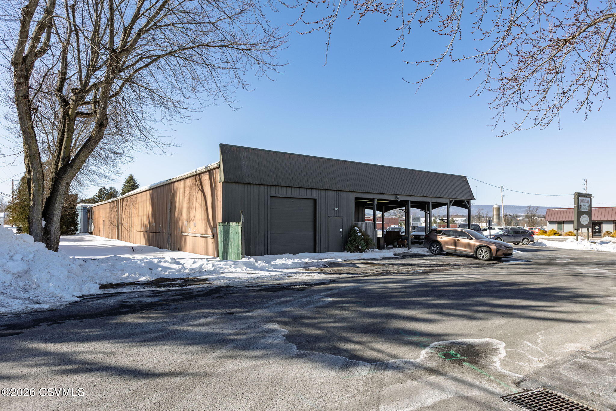 145 E CHESTNUT Street