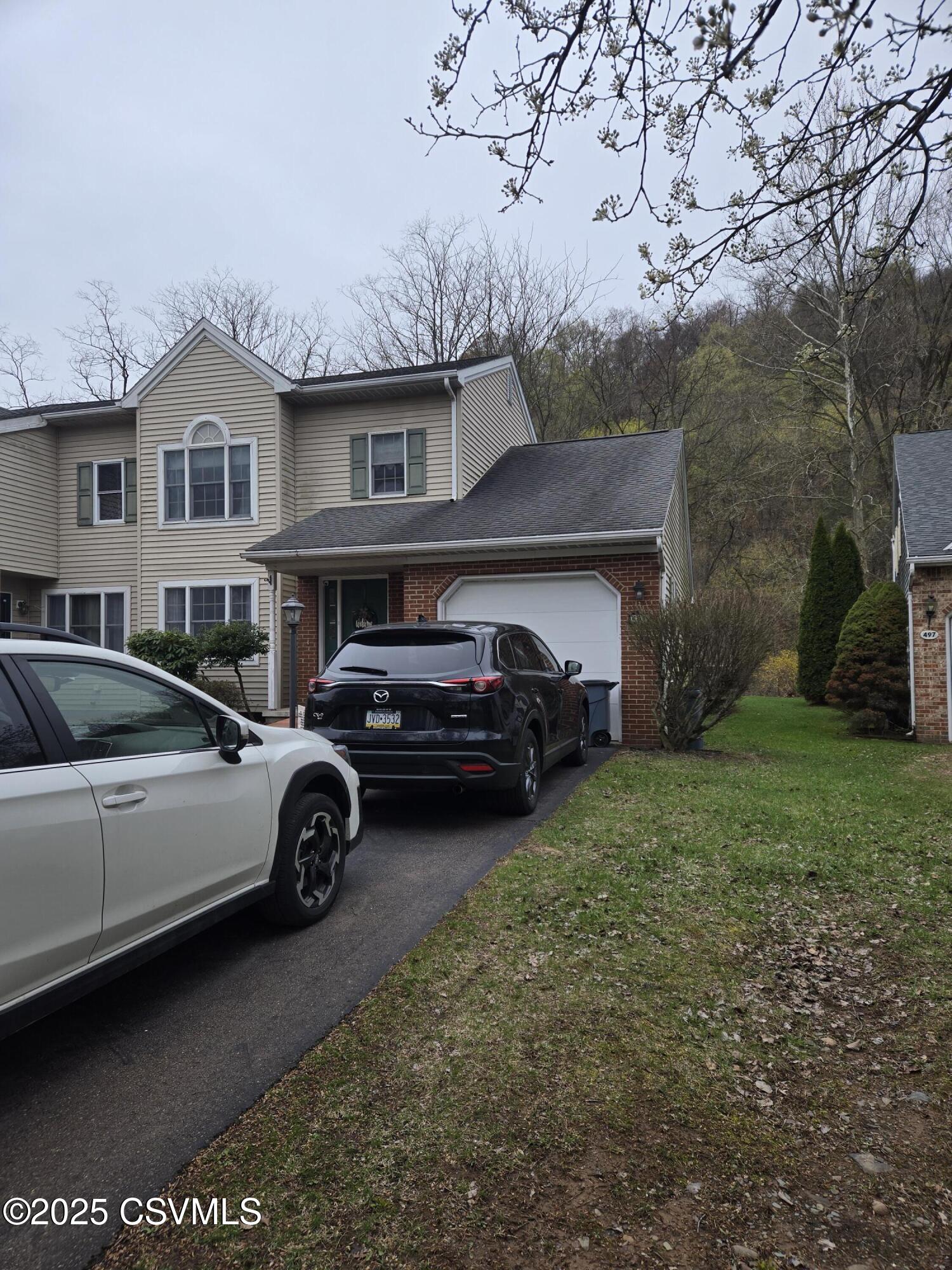 495 MEADOW Lane