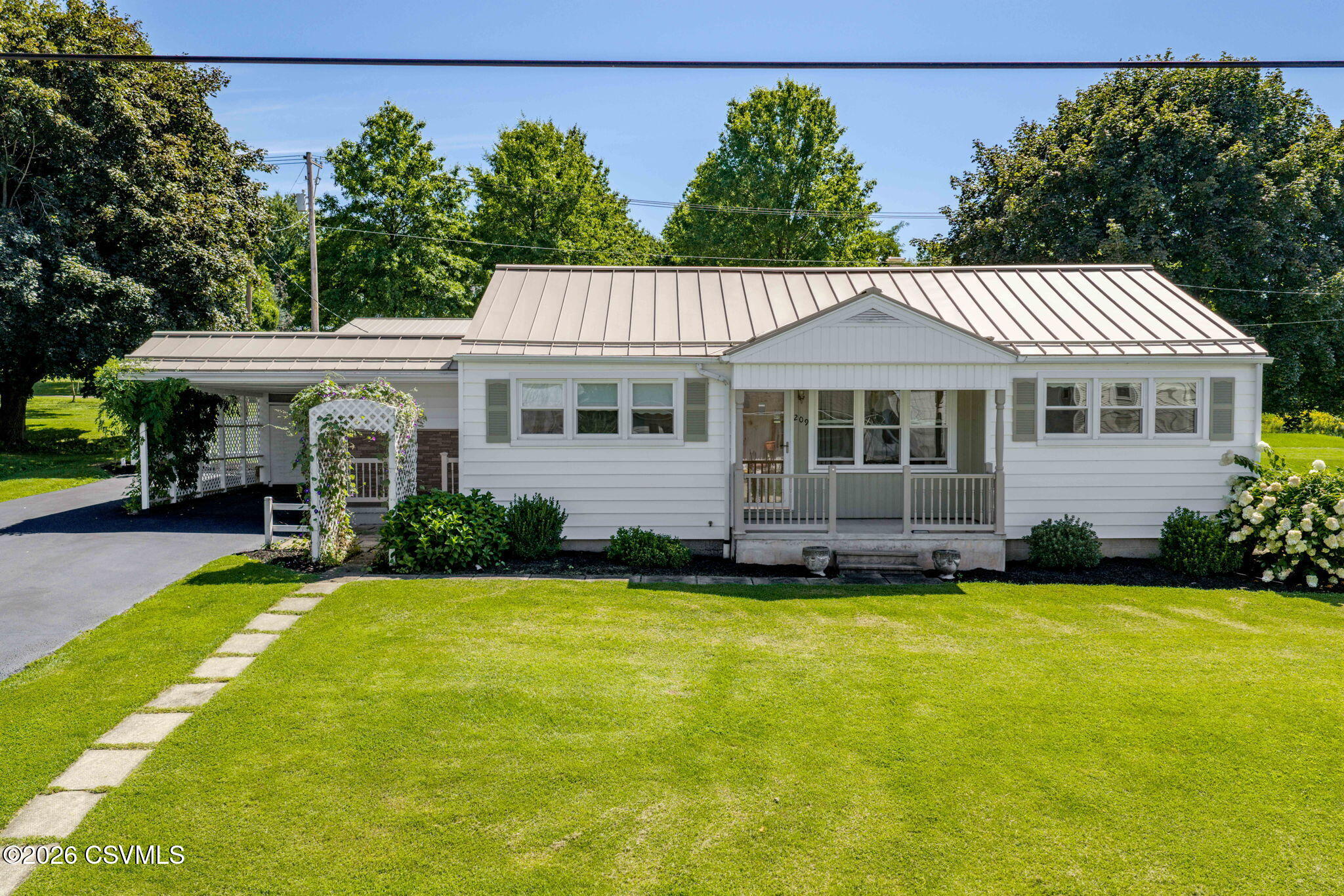 209 e walnut street