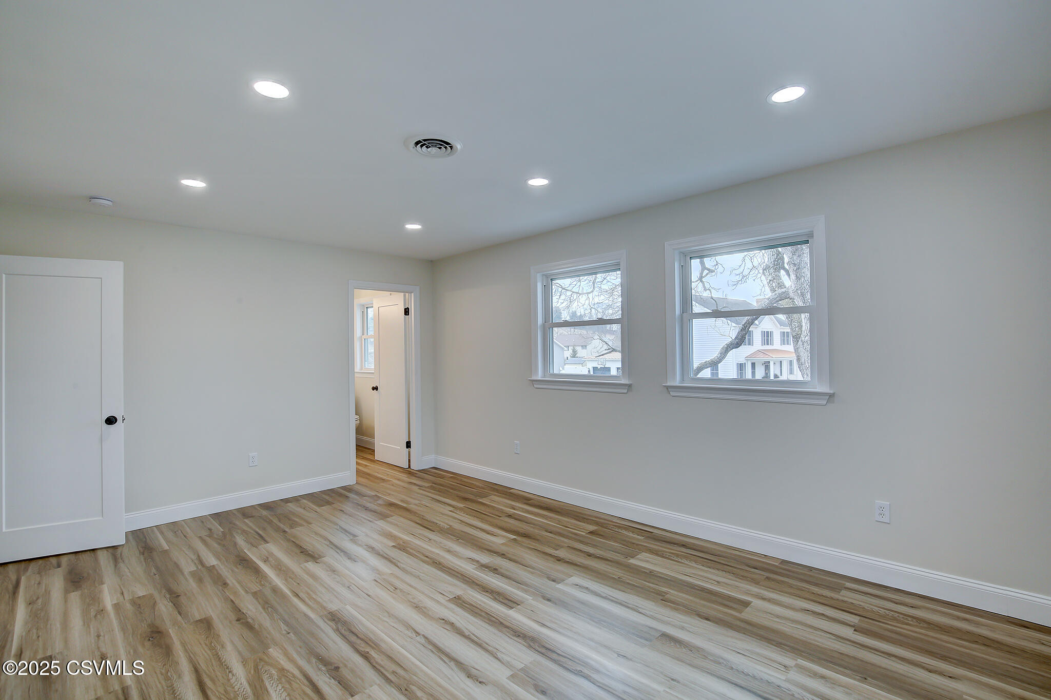 Lewisburg, Pennsylvania 17837, United States, 4 Bedrooms Bedrooms, ,3 BathroomsBathrooms,Residential,Active,76502