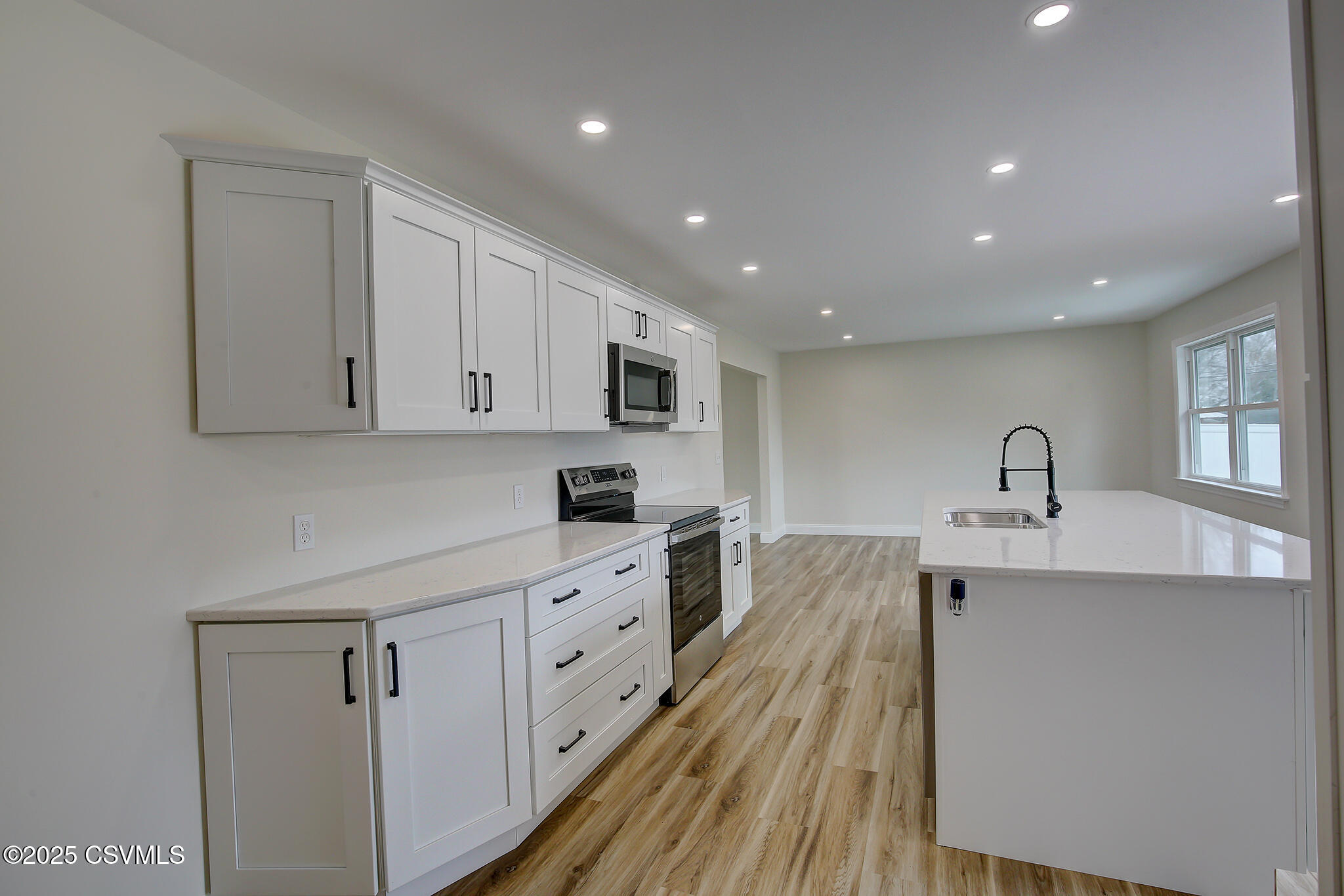 Lewisburg, Pennsylvania 17837, United States, 4 Bedrooms Bedrooms, ,3 BathroomsBathrooms,Residential,Active,76502