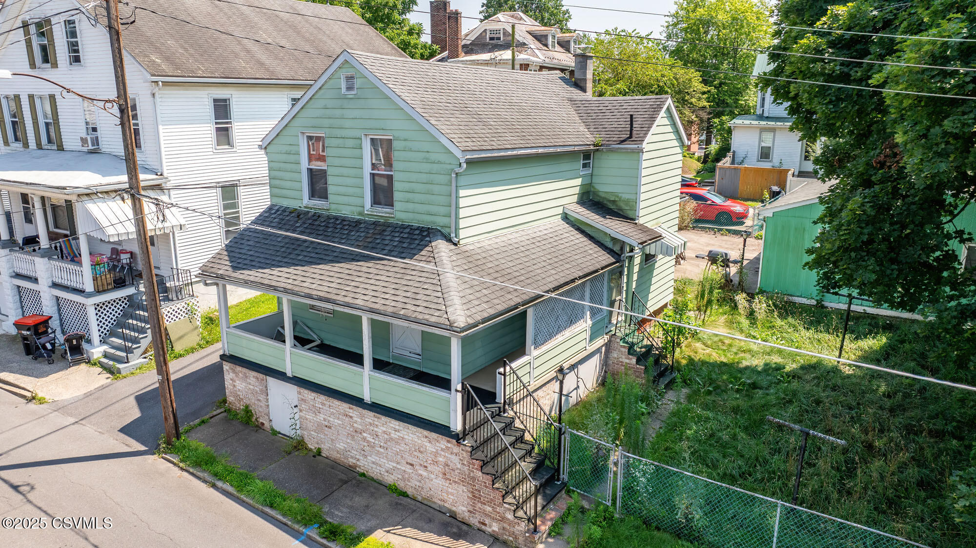 220 WALNUT Street