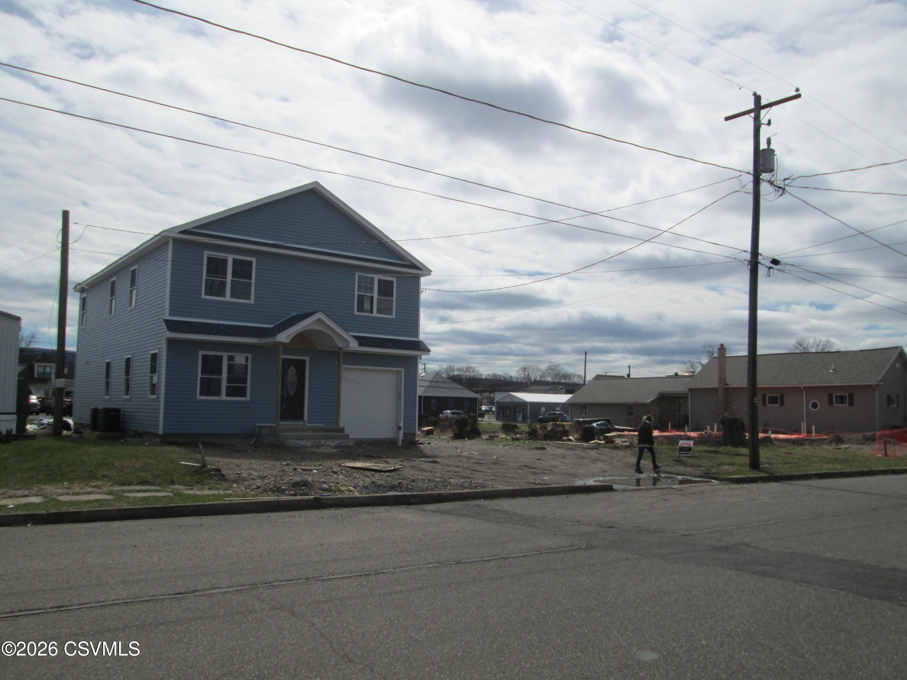 1332 SPRING GARDEN Avenue