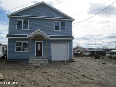 1332 SPRING GARDEN Avenue Berwick PA 18603