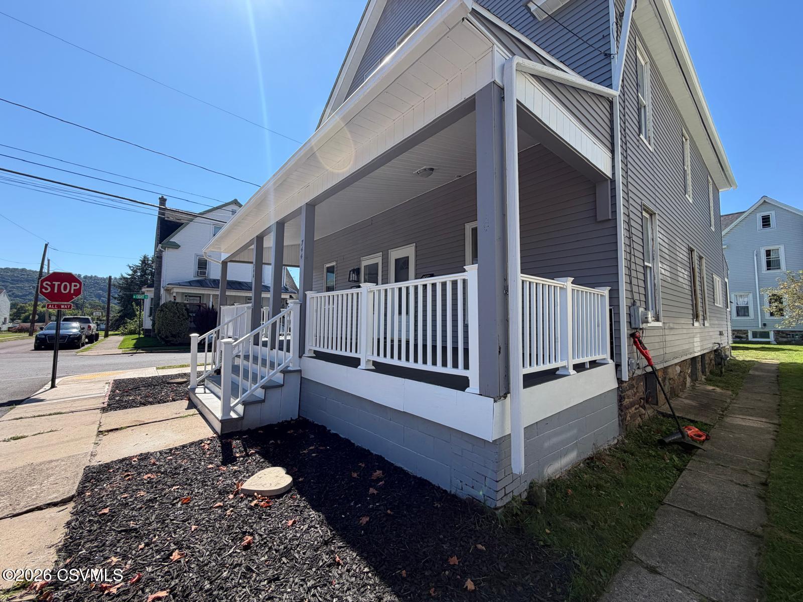 744-746 center street
