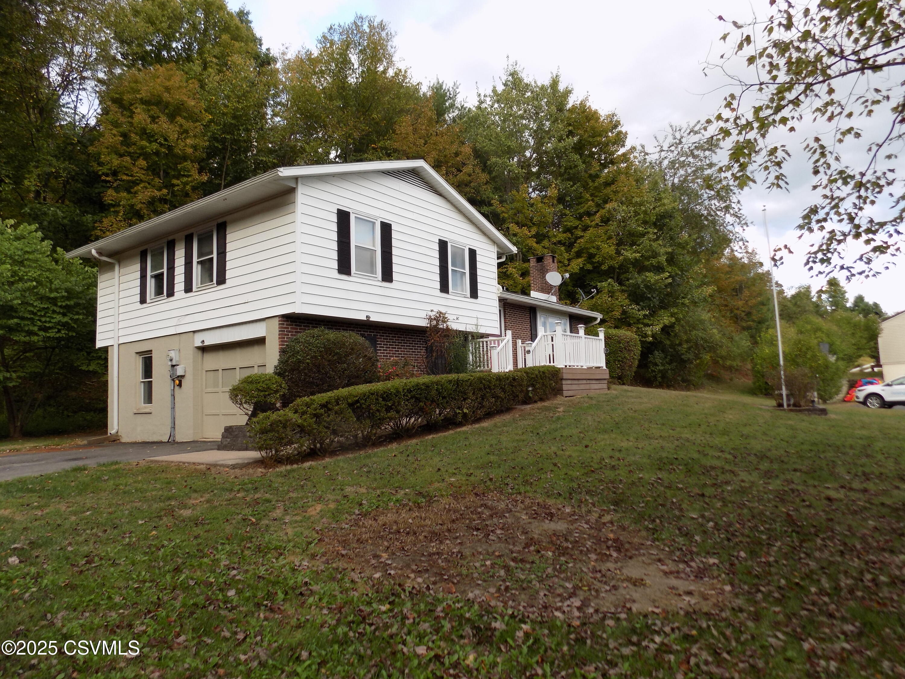 82 DISTILLERY HILL Road