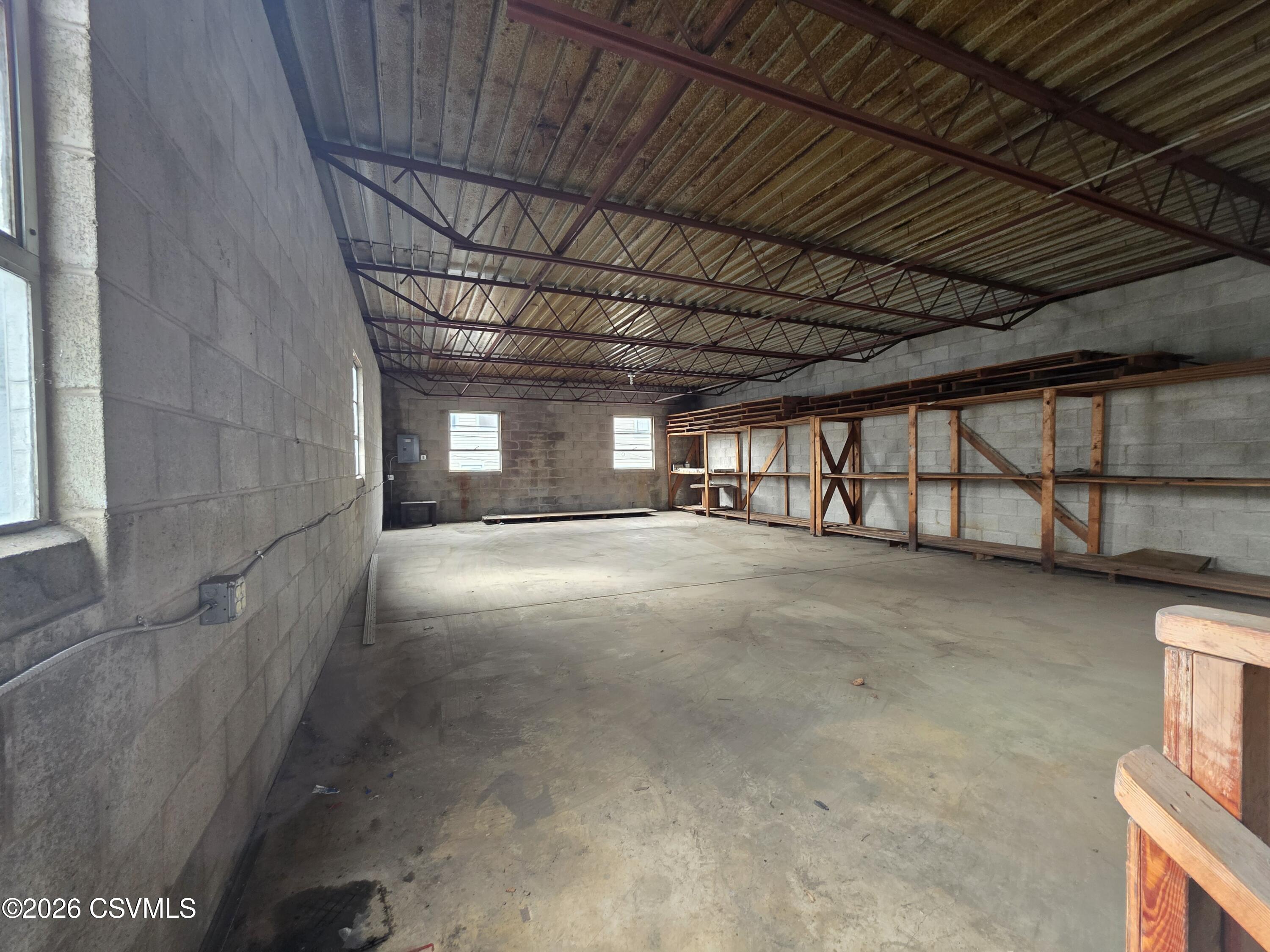 104-106 S HICKORY Street